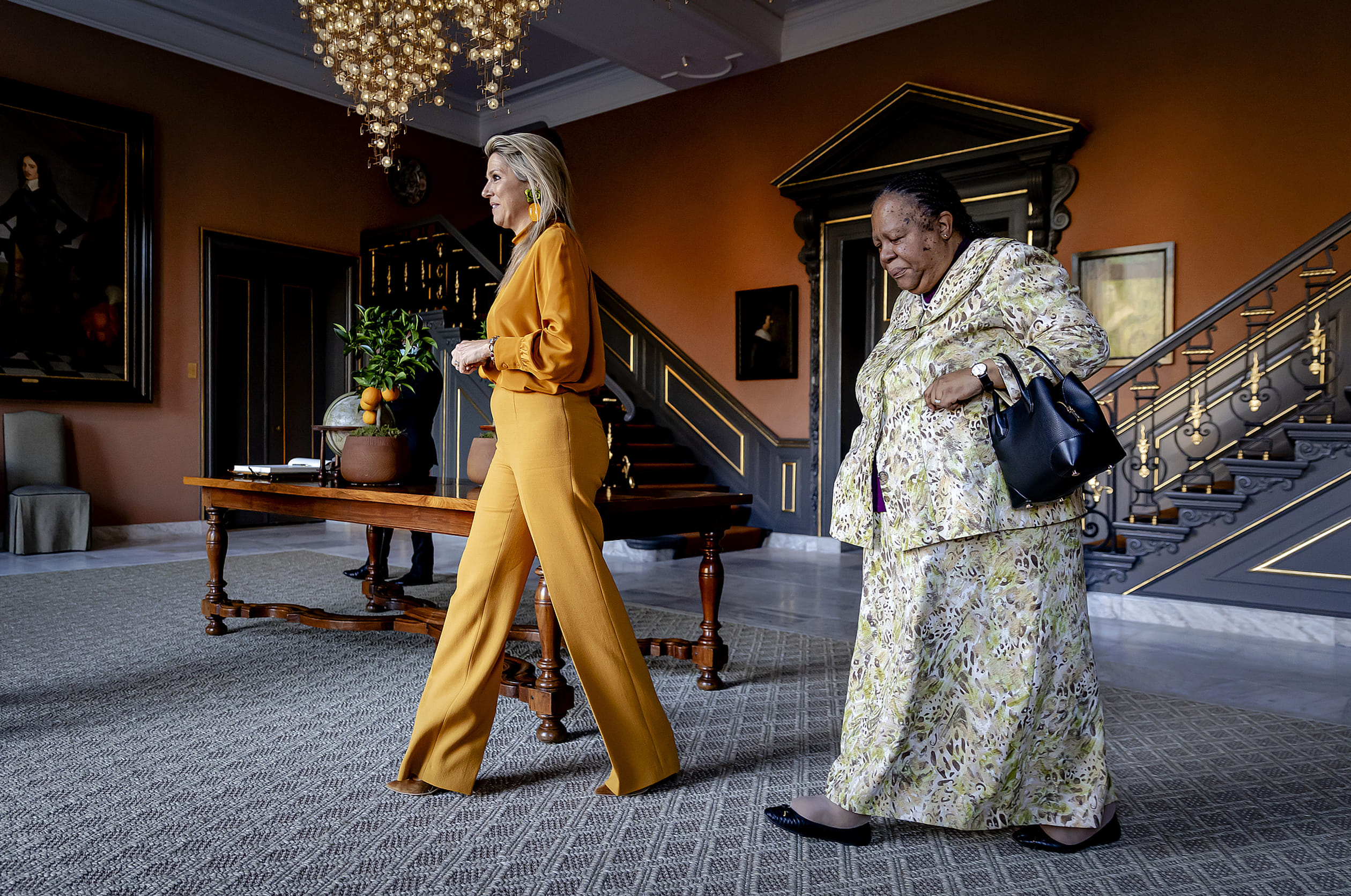 Maxima_en_minister_Zuid-Afrika.jpg