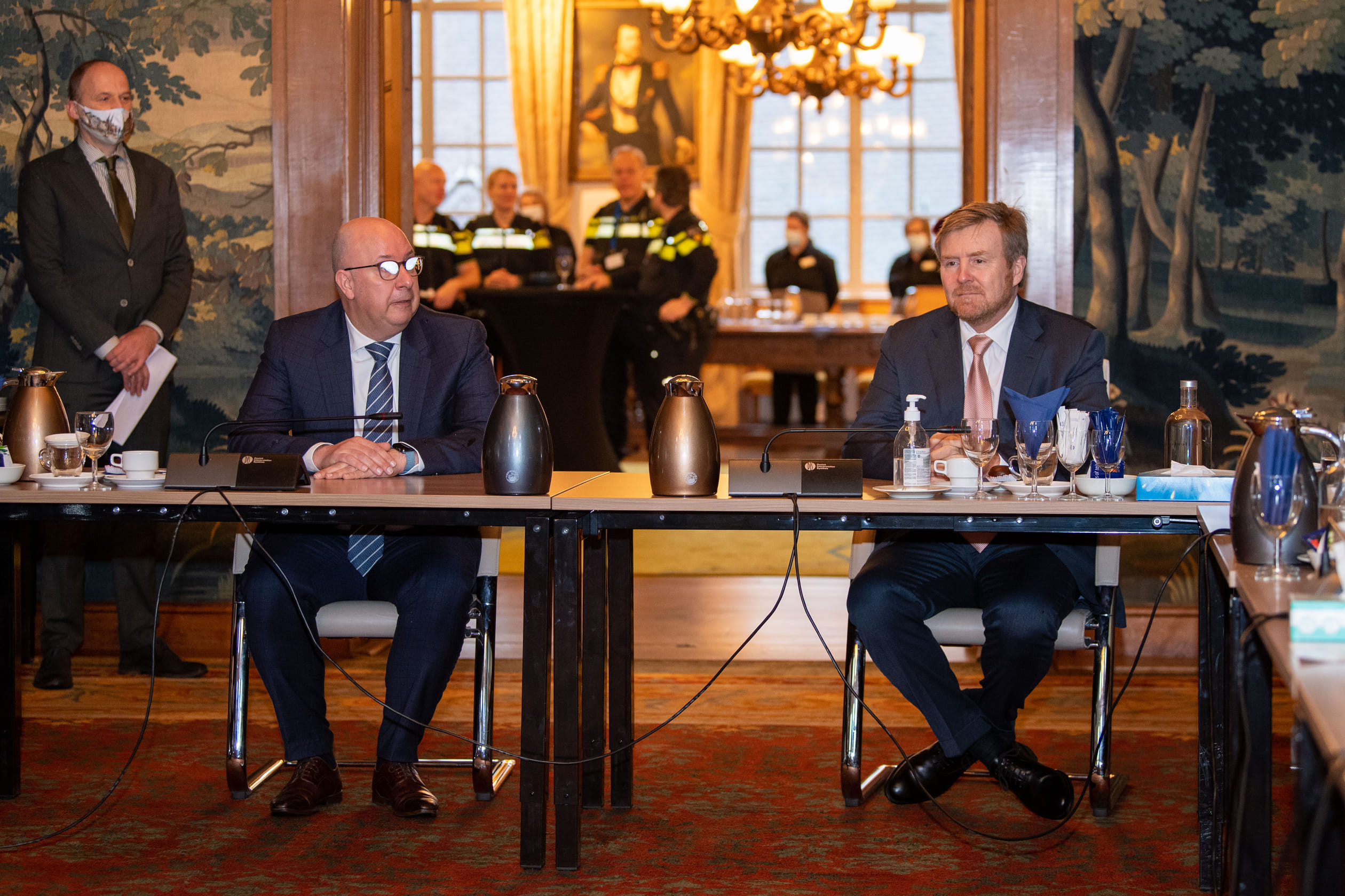 Koning_Willem-Alexander_en_burgemeester_Mikkers.jpg
