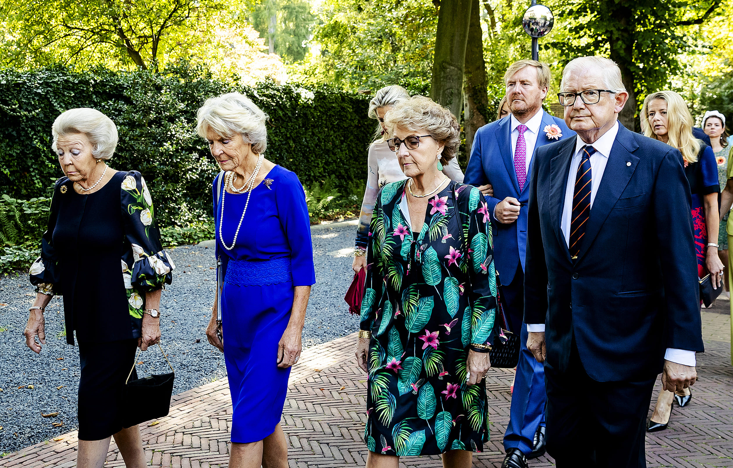 Helaas bevatte het jaar van Beatrix ook een zwarte bladzijde. Haar zus prinses Christina overleed in
