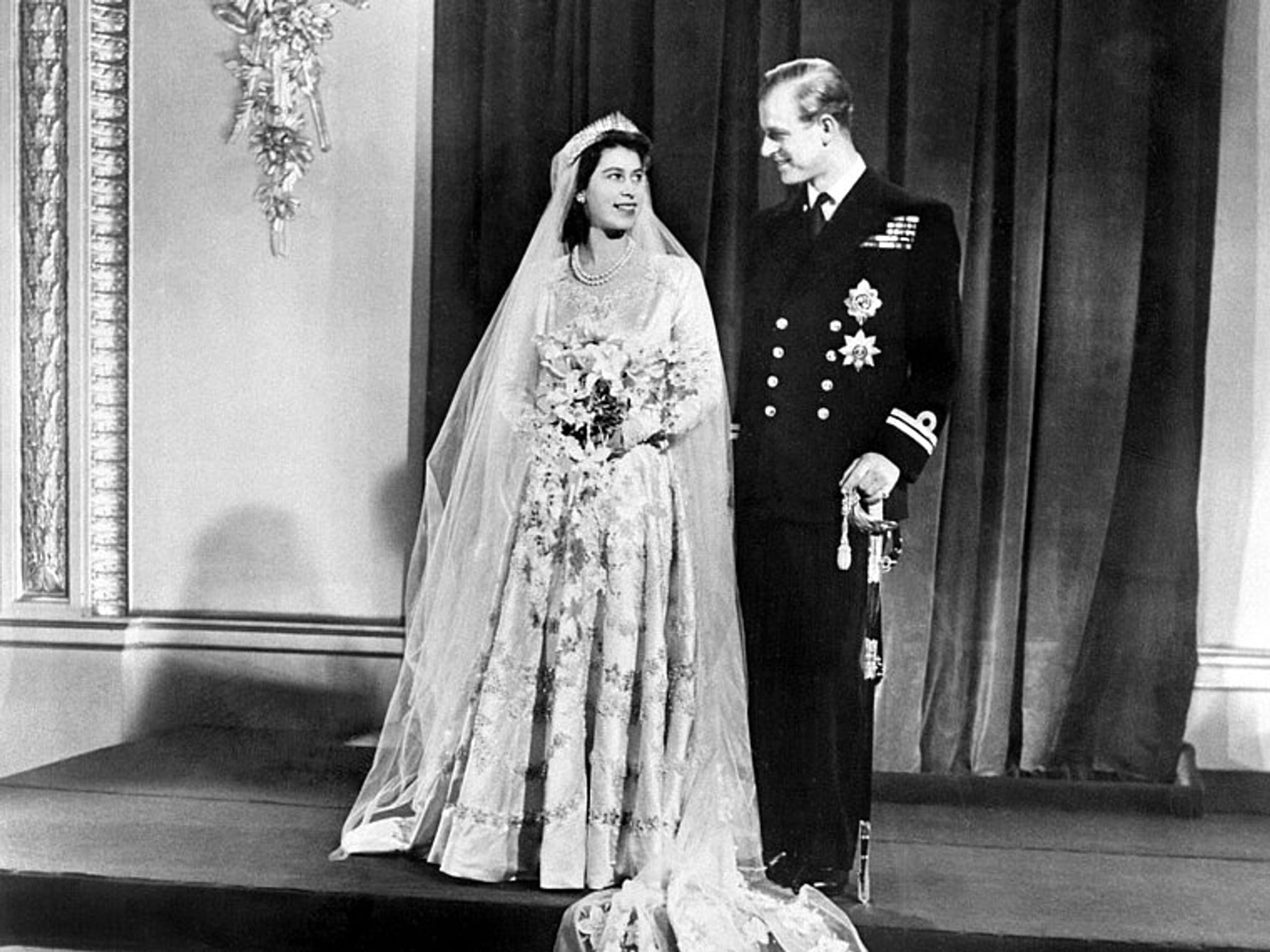 csm_Elizabeth_wedding_tiara_1175d97da6.jpg