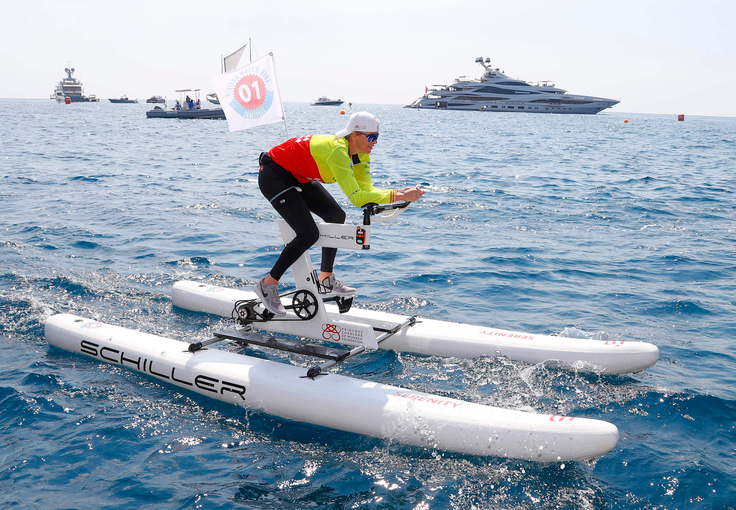 Charle__ne_op_waterfiets.jpg