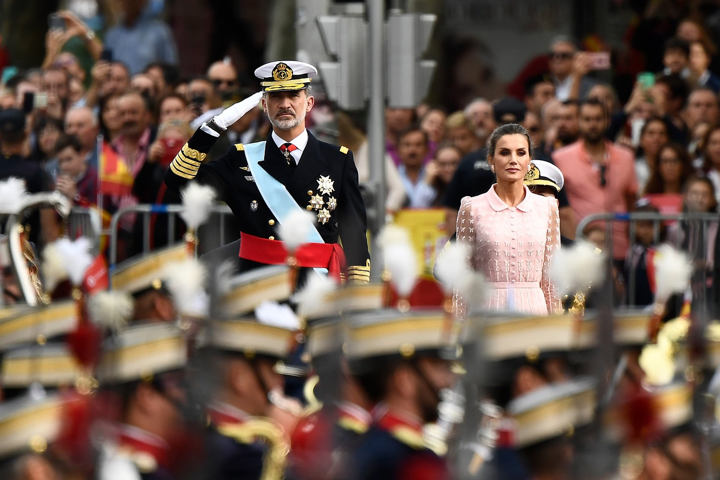 Felipe-vrouw-saluteren.jpg