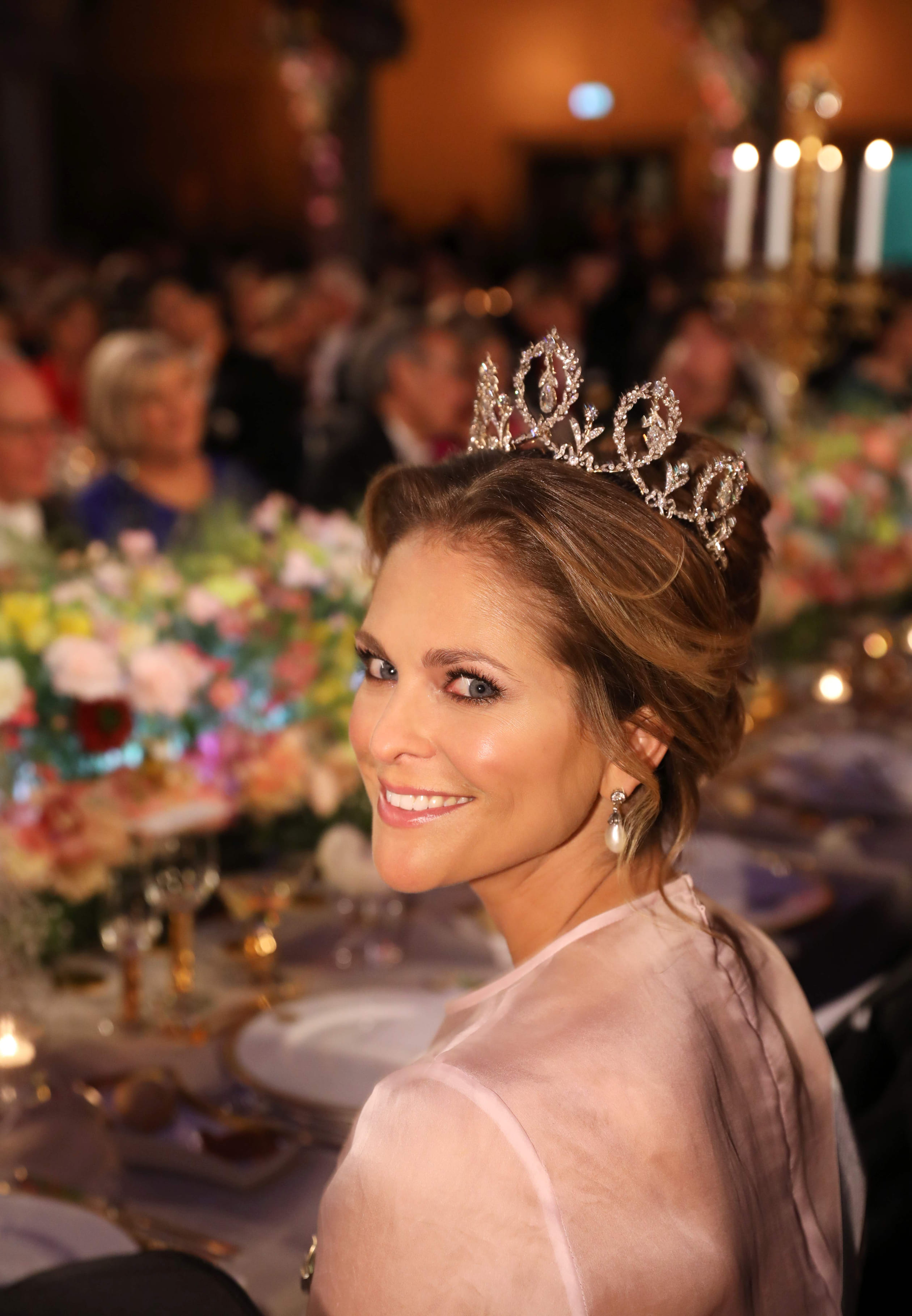 2016: Madeleine draagt de diamanten Connaught-tiara.