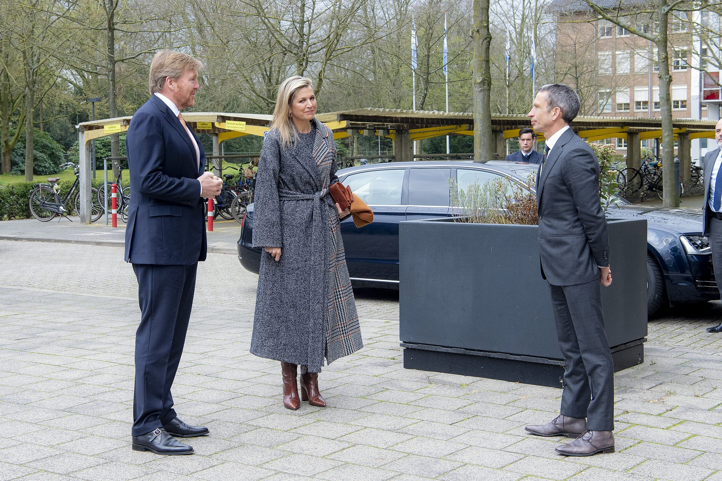 Koning_en_koningin_bezoeken_RIVM_1.jpg