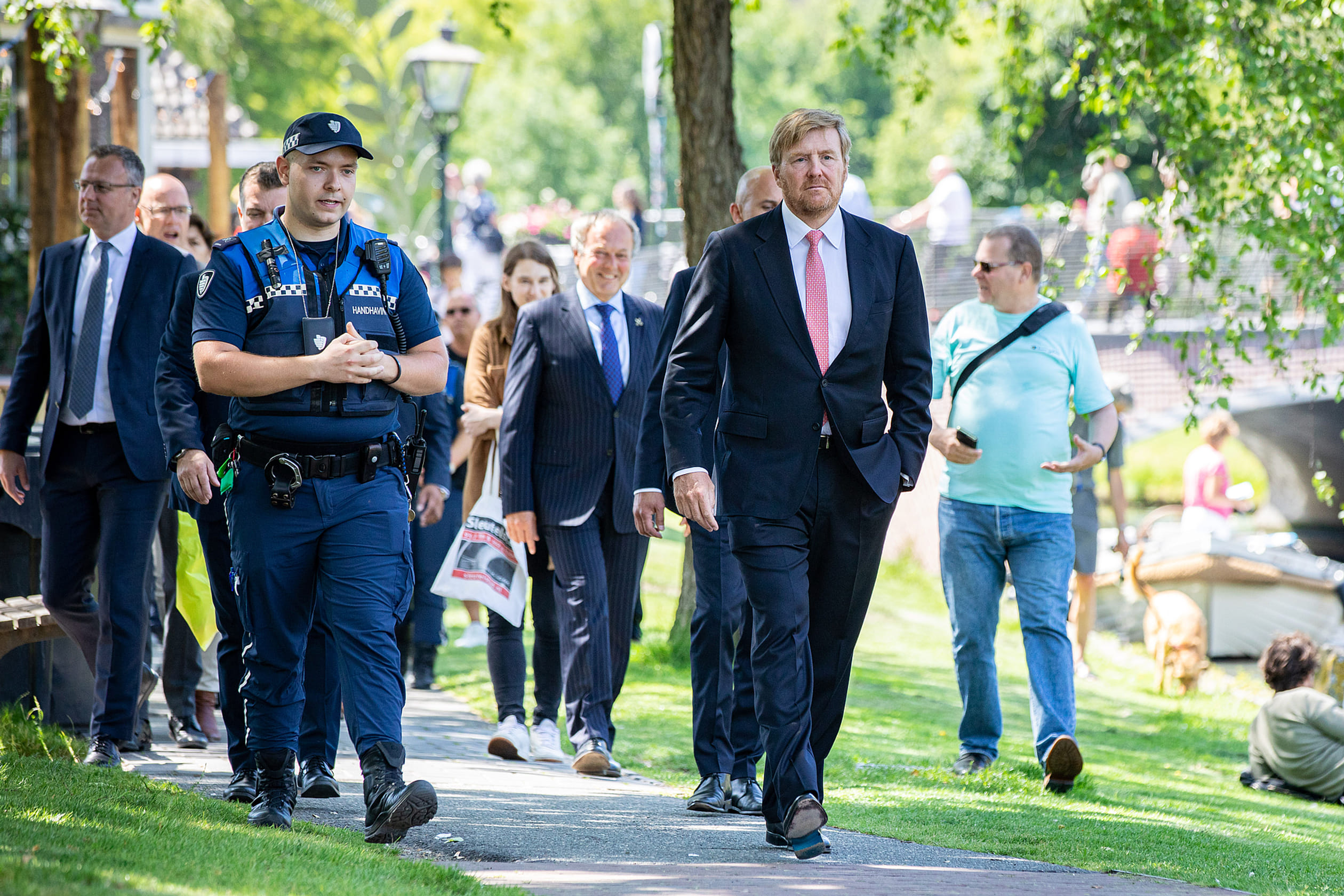 Koning_op_pad_met_boa.jpg