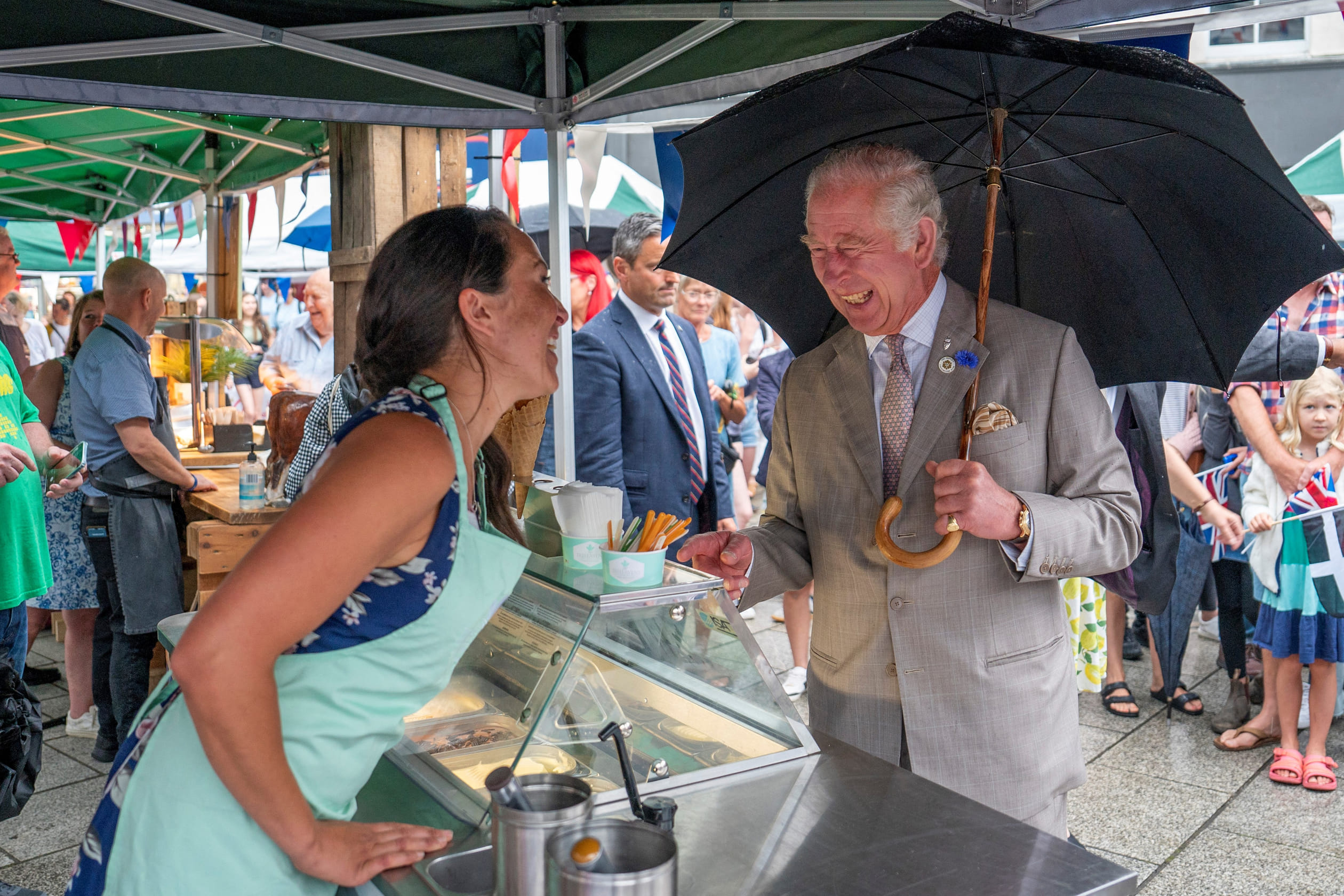 Charles en Camilla in Cornwall 7