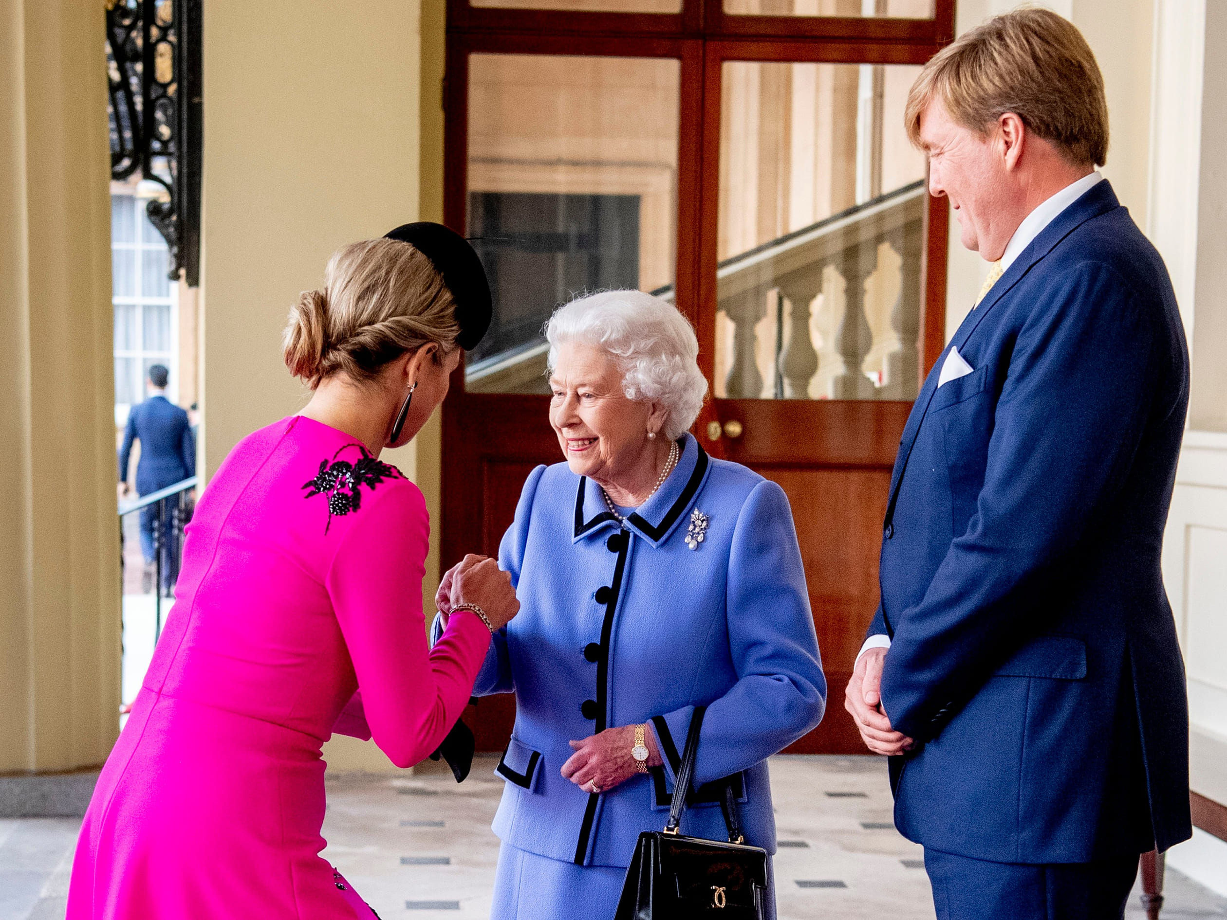 2018: Máxima begroet de Queen.