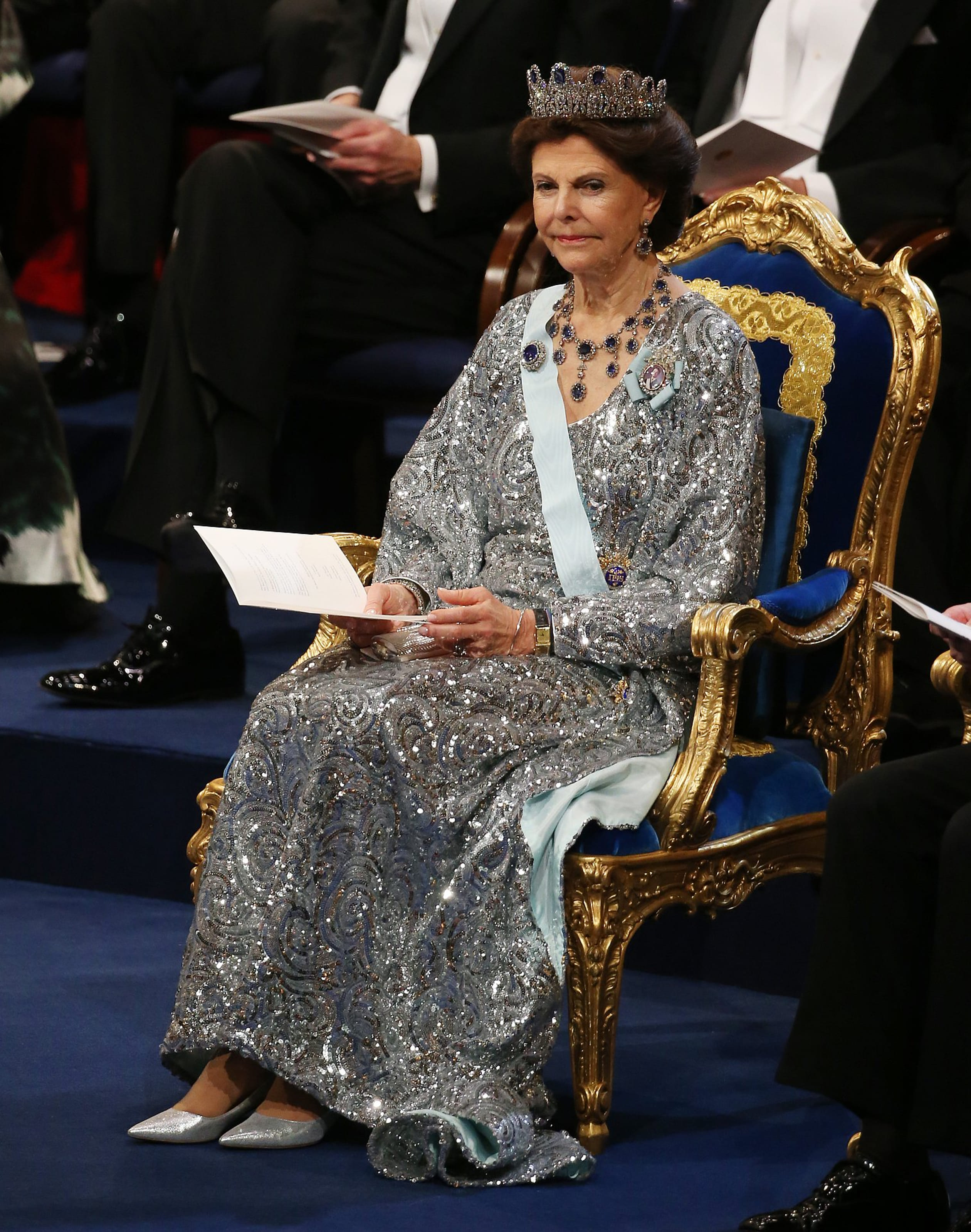 2016: Koningin Silvia in een spetterende glitterjurk!