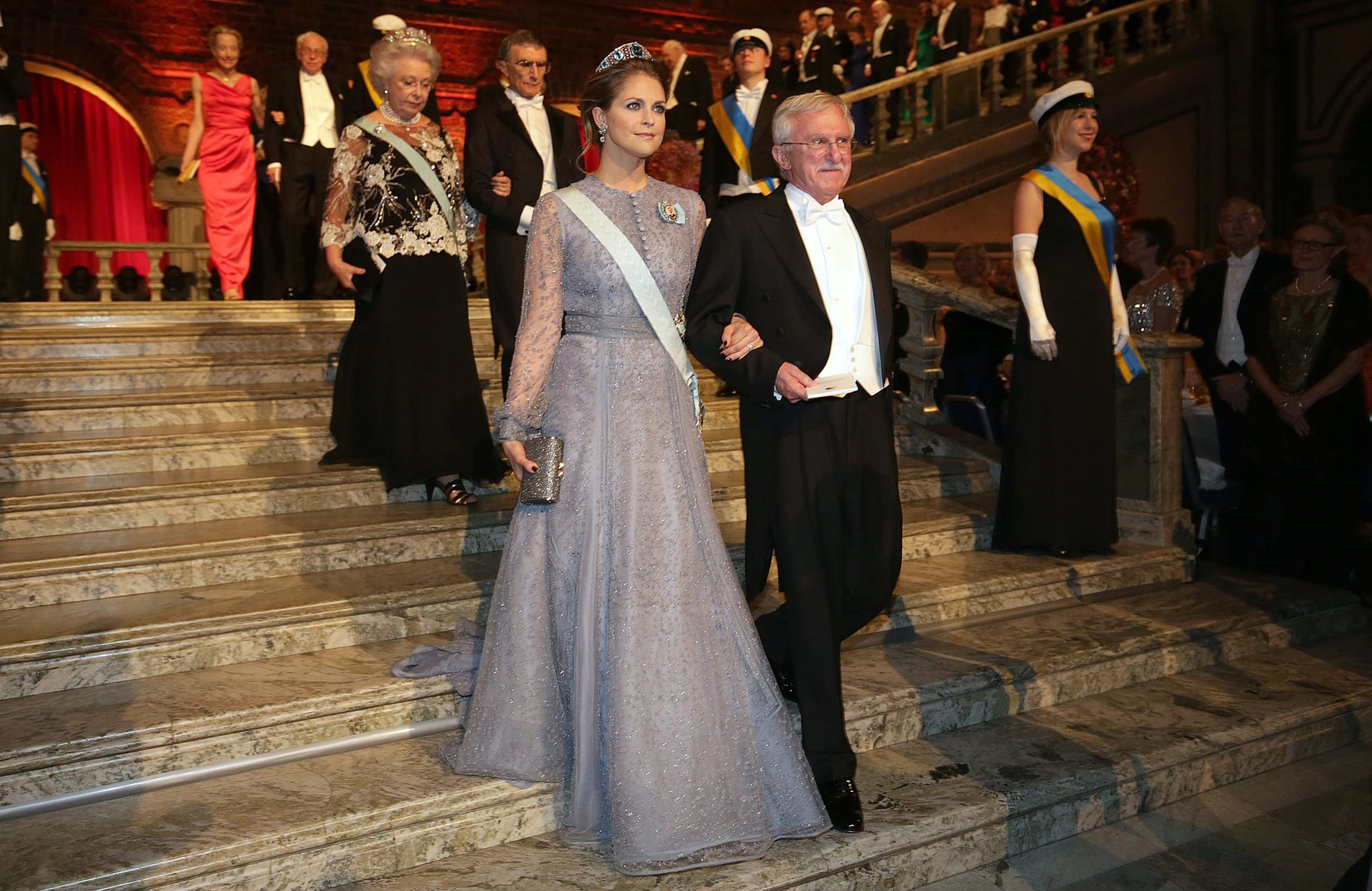 2015: Madeleine draagt de aquamarijnen kokoshnik-tiara.