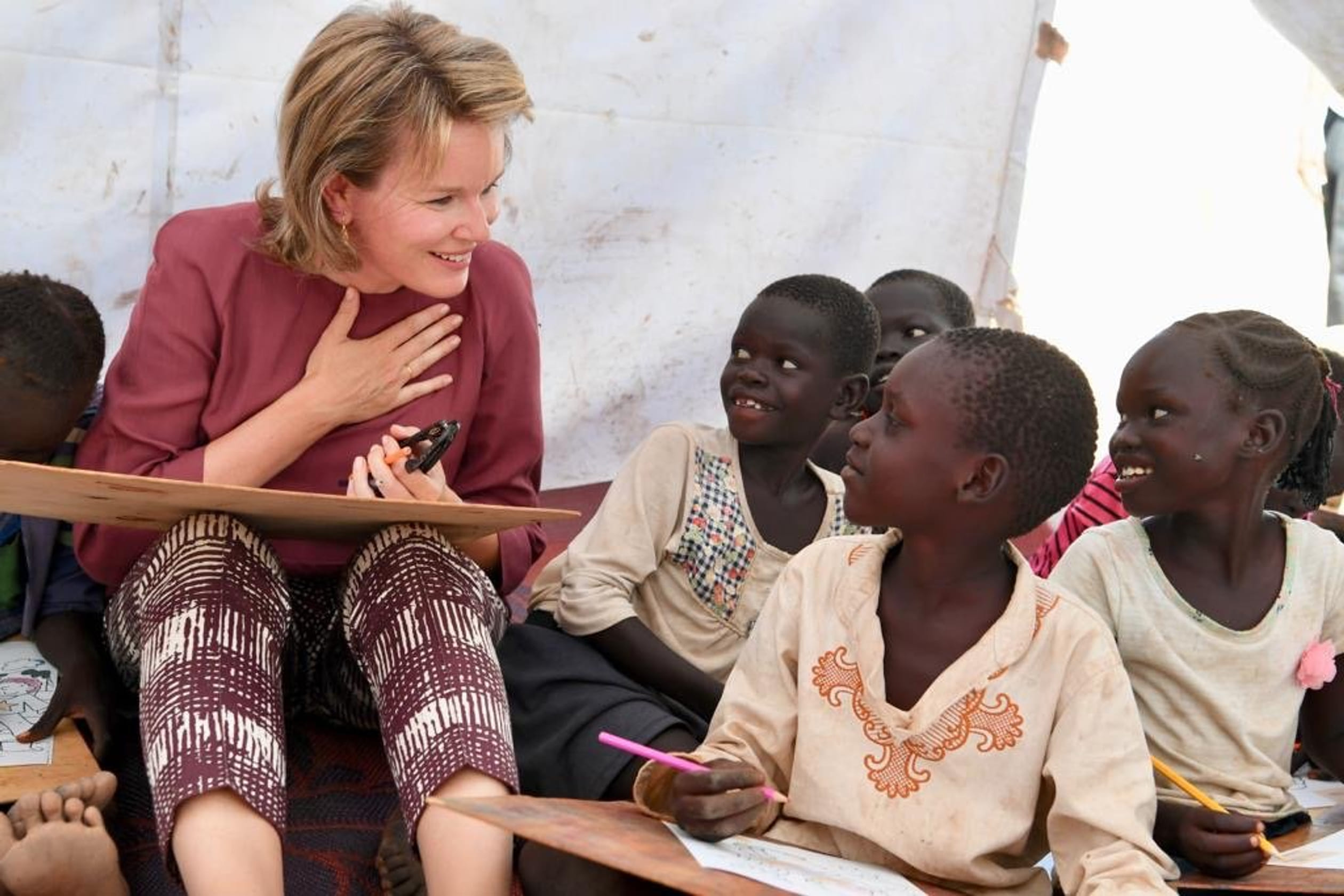 Koningin_Mathilde_en_prinses_Elisabeth_reis_Kenia_5.JPG