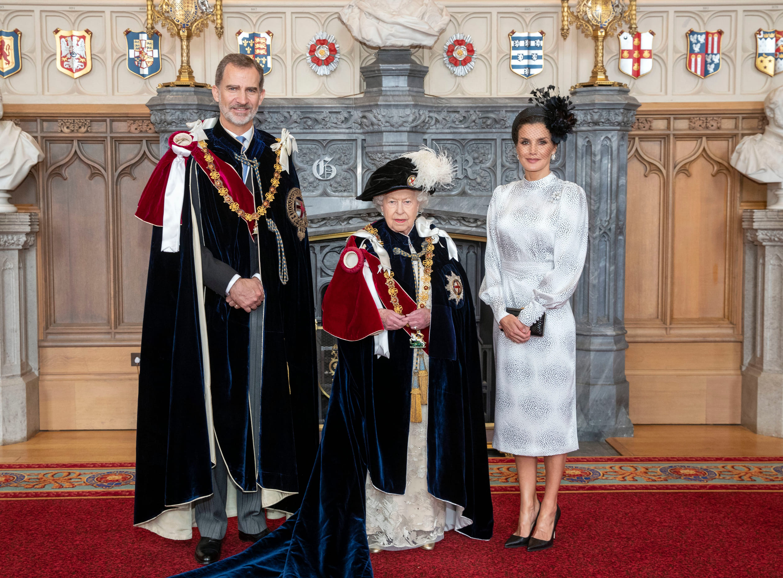 Koningspaar_Spanje_en_koningin_Elizabeth_ridderorde.jpg