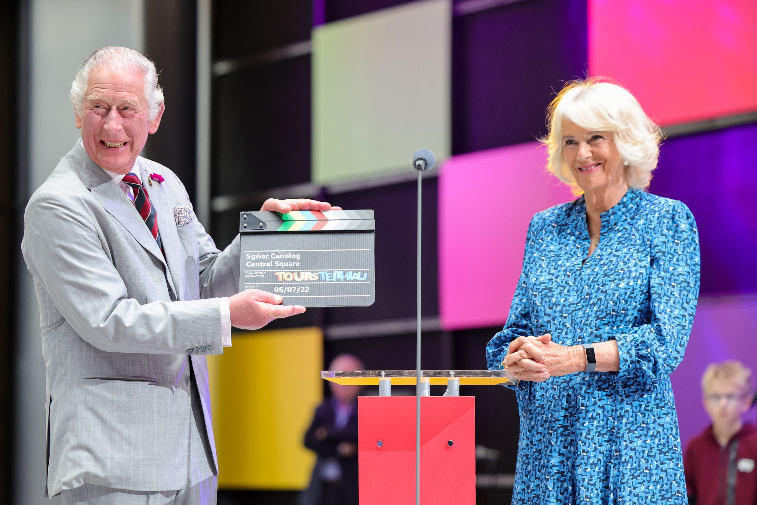 Prins Charles en Camilla bij BBC 3