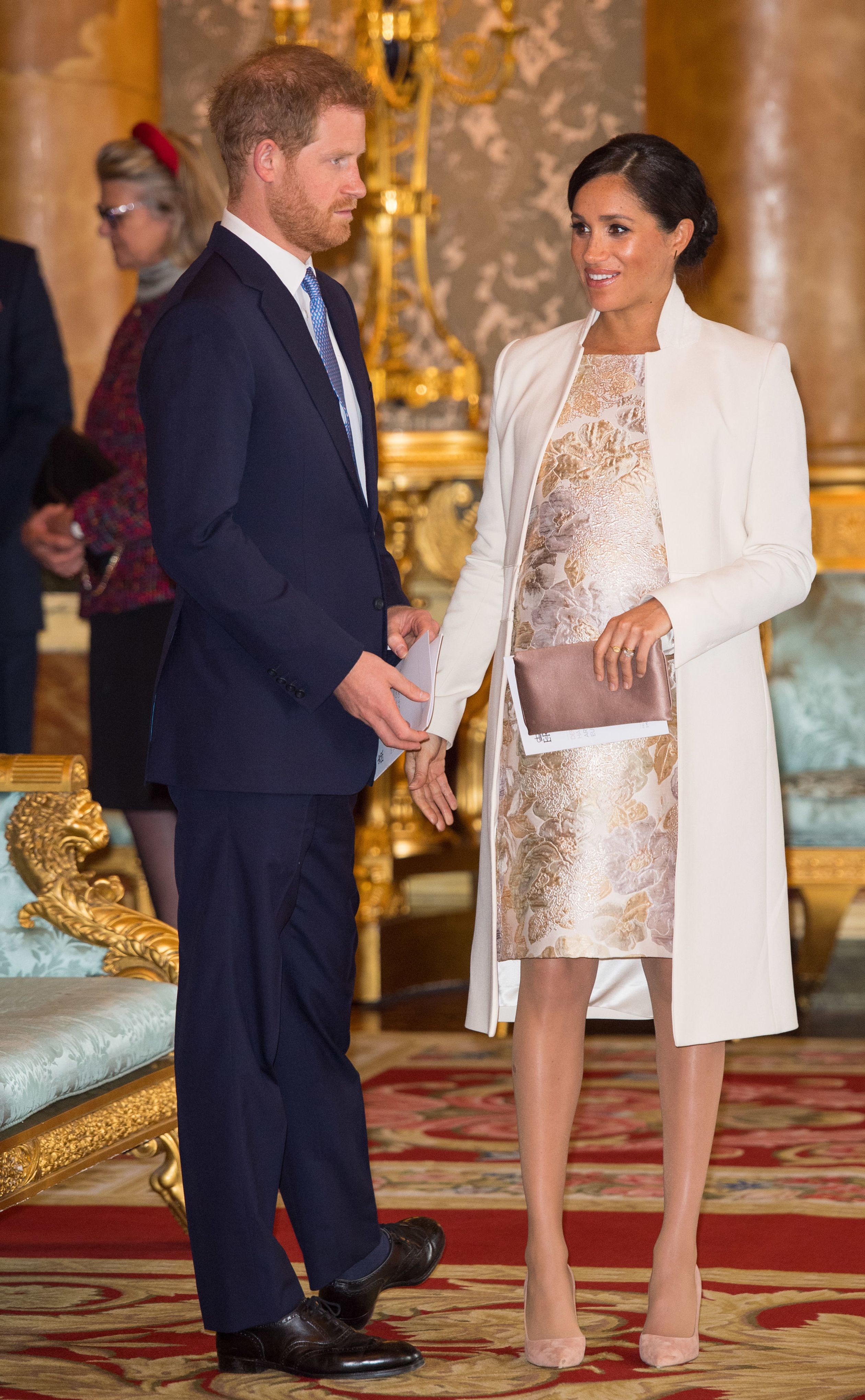 Voor het 50ste jubileum van prins Charles' inhuldiging in 2019 droeg de zwangere hertogin Meghan een