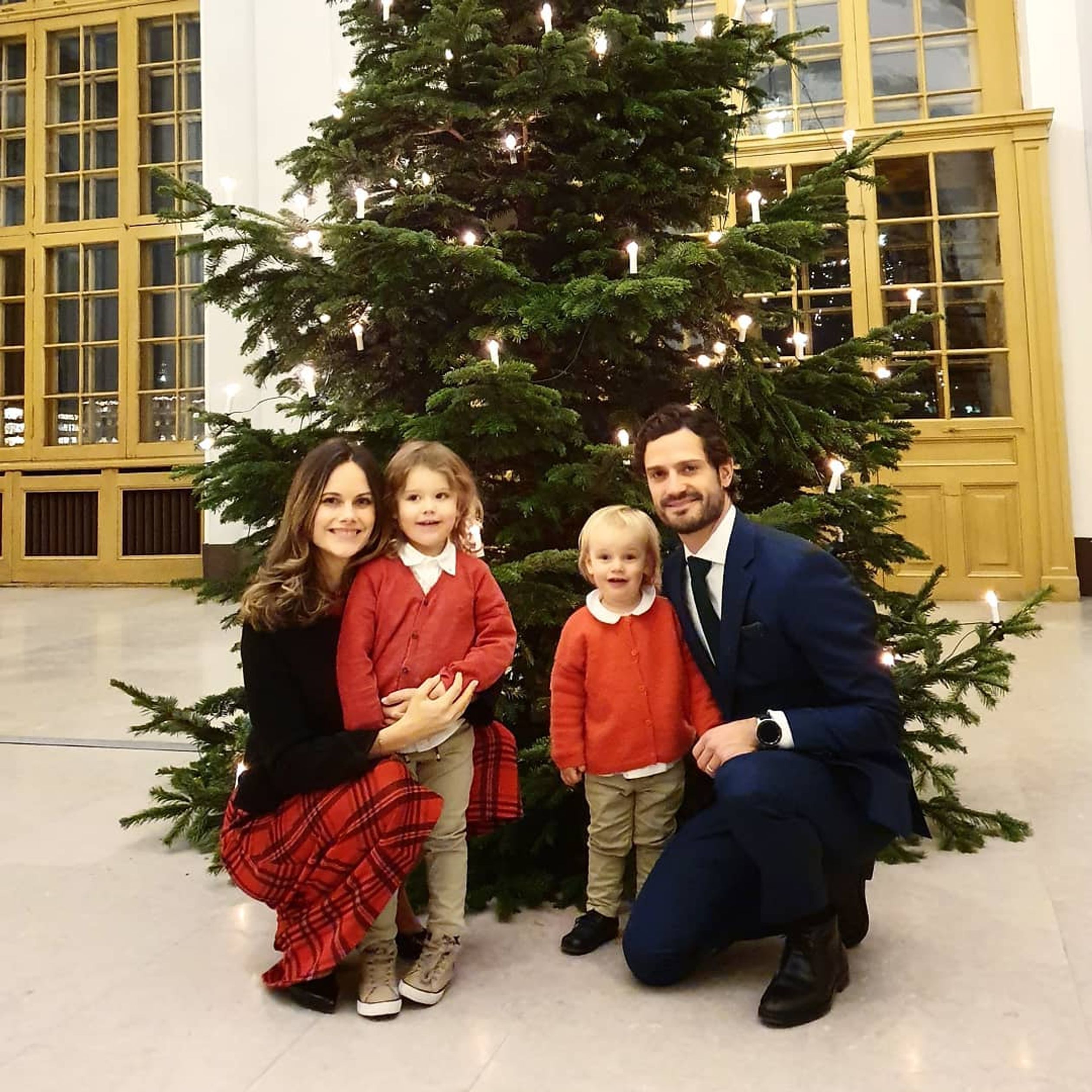 De Zweedse prins Carl Philip en zijn vrouw prinses Sofia hebben hun volgers op Instagram een vrolijk