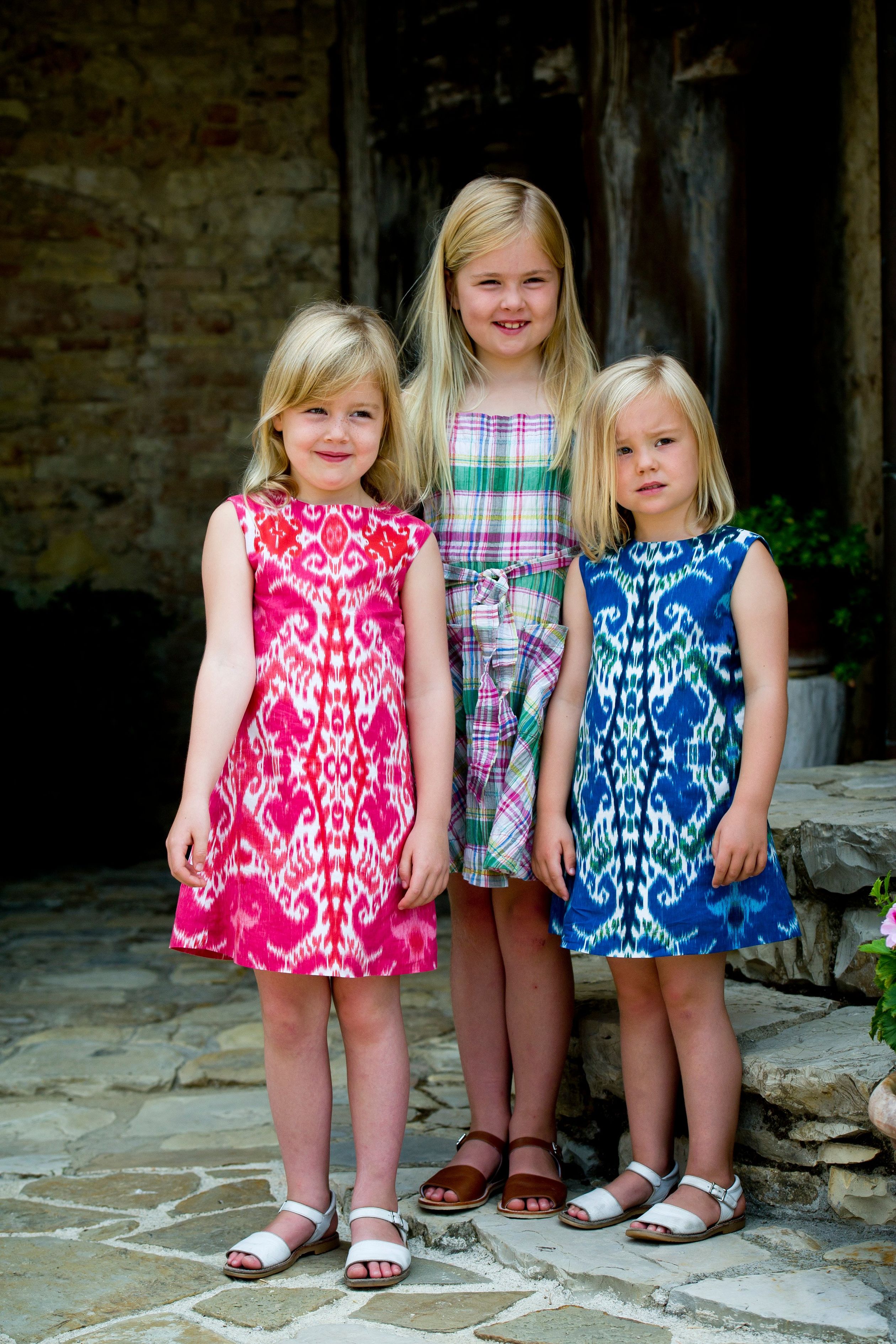 In 2011 gingen de prinsesjes op de foto bij het vakantiehuis van Beatrix in het Italiaanse