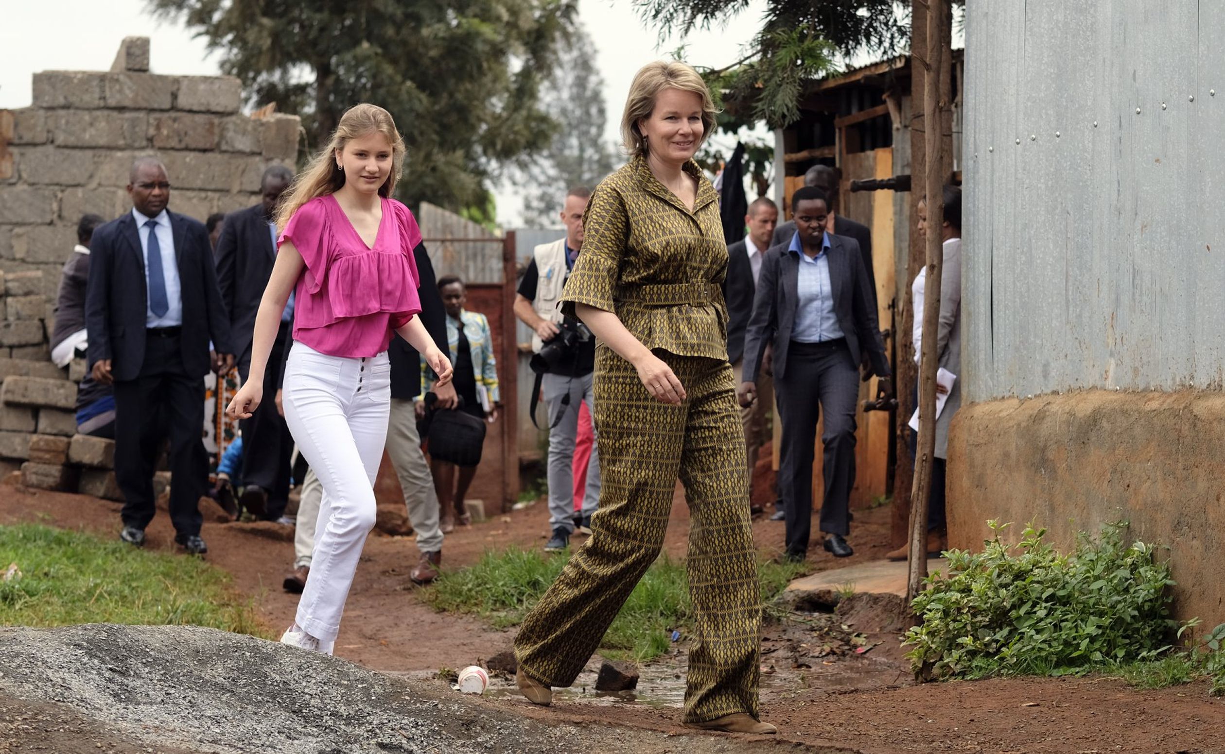 In juni 2019 bezocht prinses Elisabeth samen met haar moeder, koningin Mathilde, sloppenwijken in
