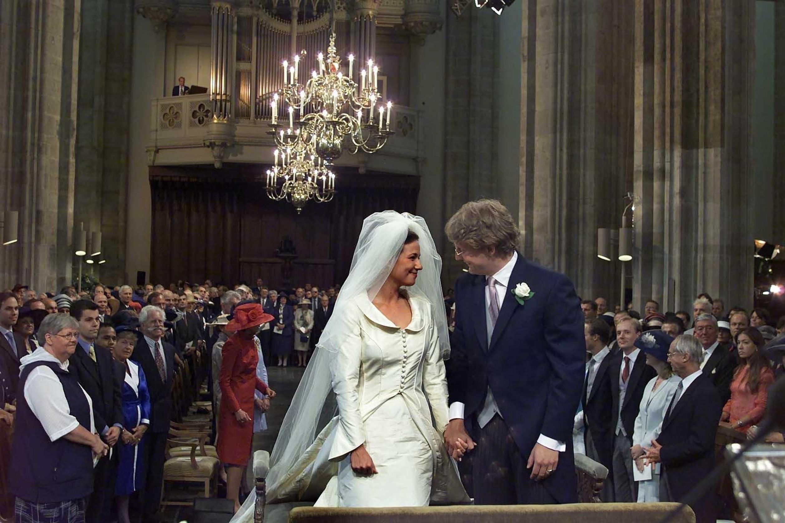 Prins Bernhard en Annette trouwen in de Domkerk.