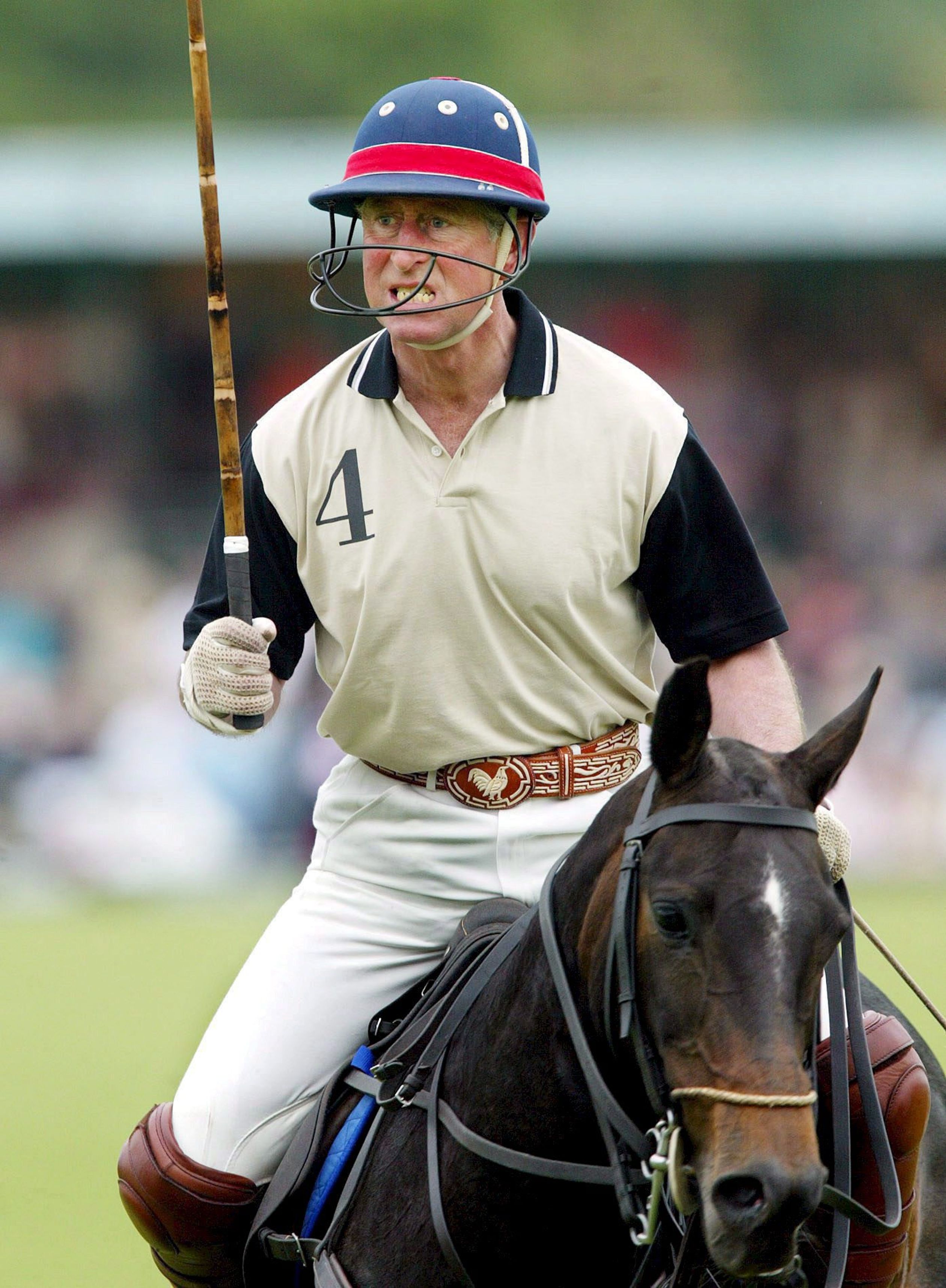 2005: Prins Charles tijdens de Kuoni World Class Polo Day... Het ging niet helemaal.