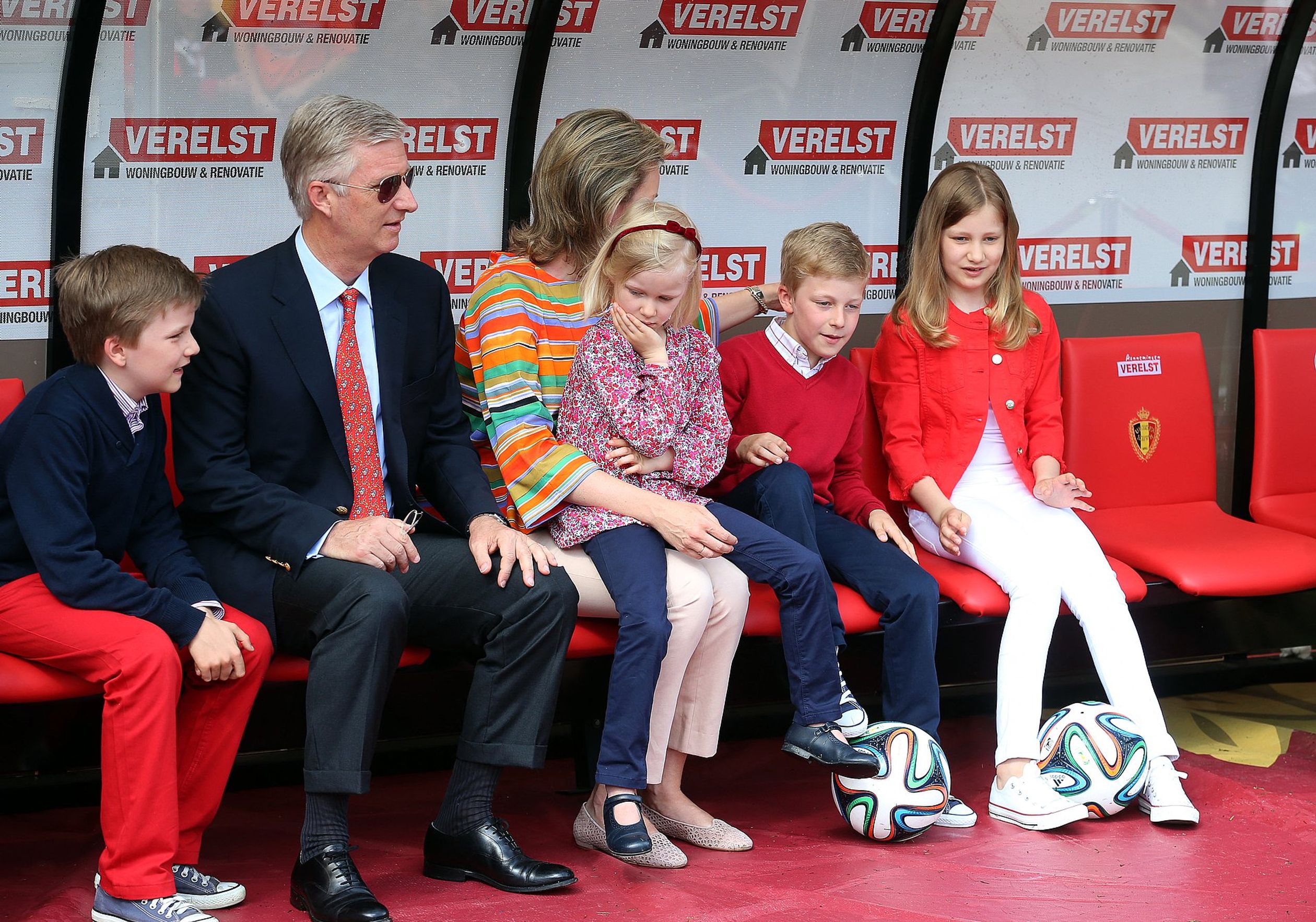 Koning Filip is met zijn gezin aanwezig bij de laatste training van het Belgisch voetbalteam voor