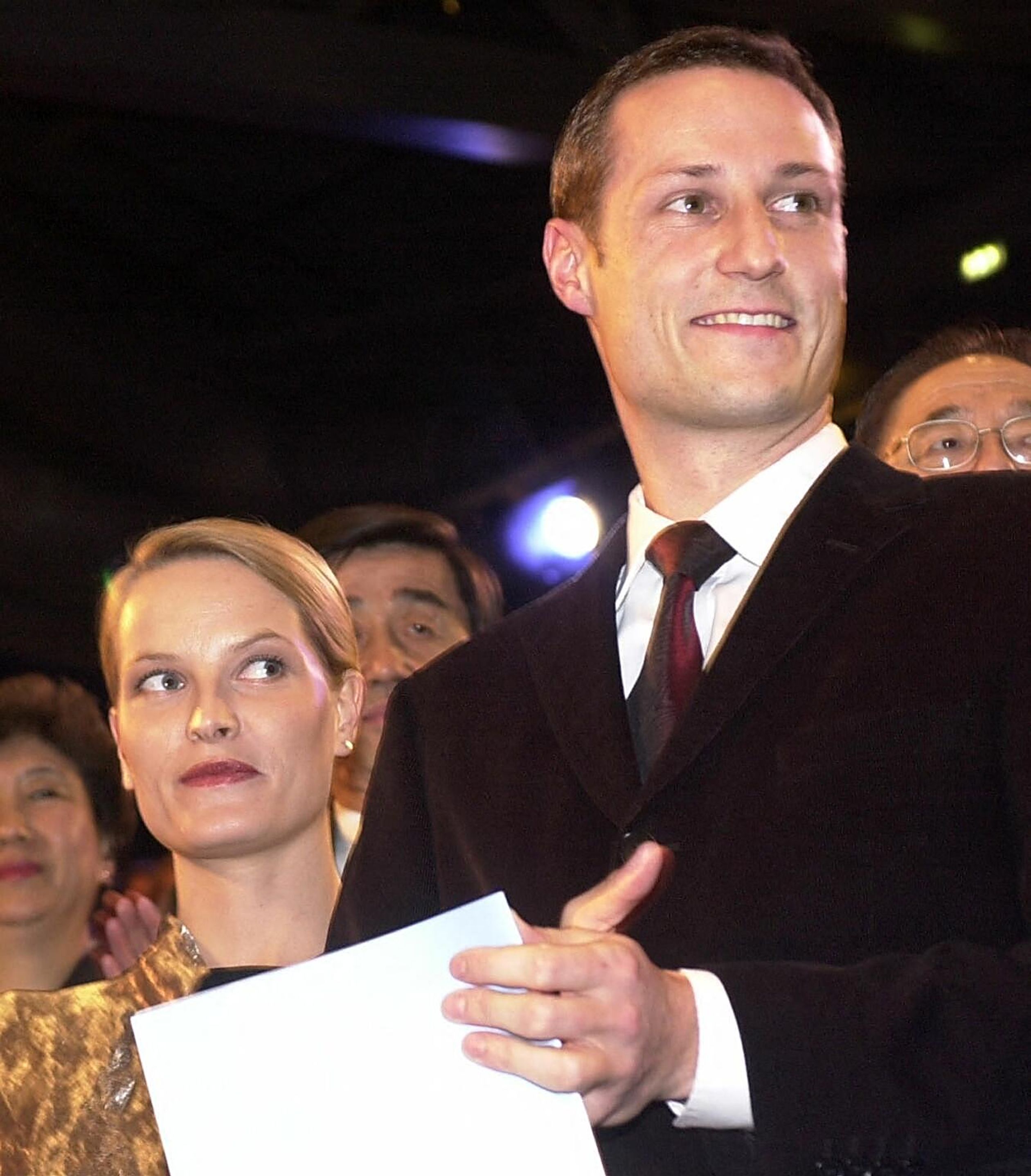 Haakon met zijn dan nog verloofde Mette-Marit, 2000.