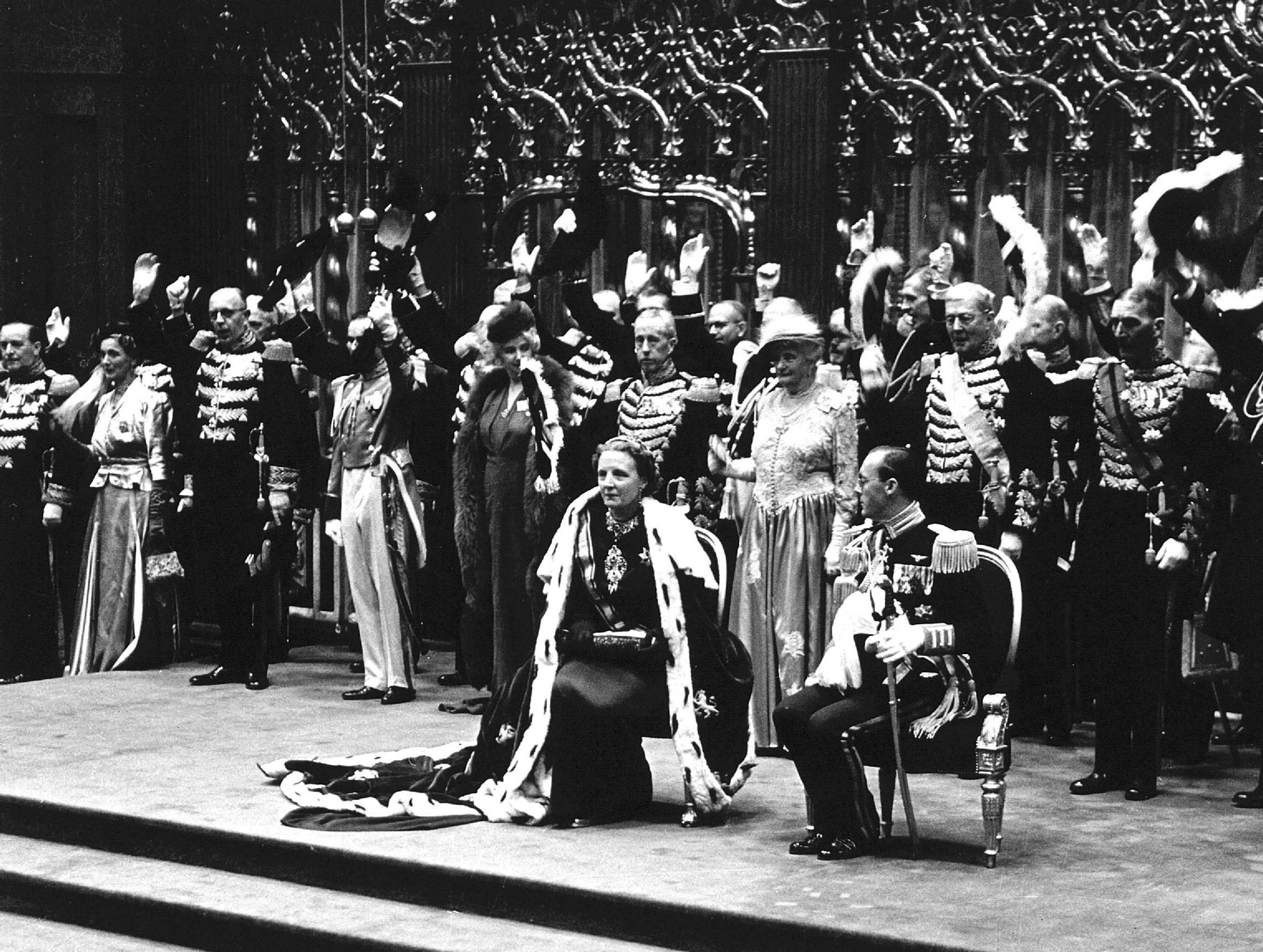 De inhuldiging van koningin Juliana vindt twee dagen later, op 6 september 1948, plaats in De Nieuwe