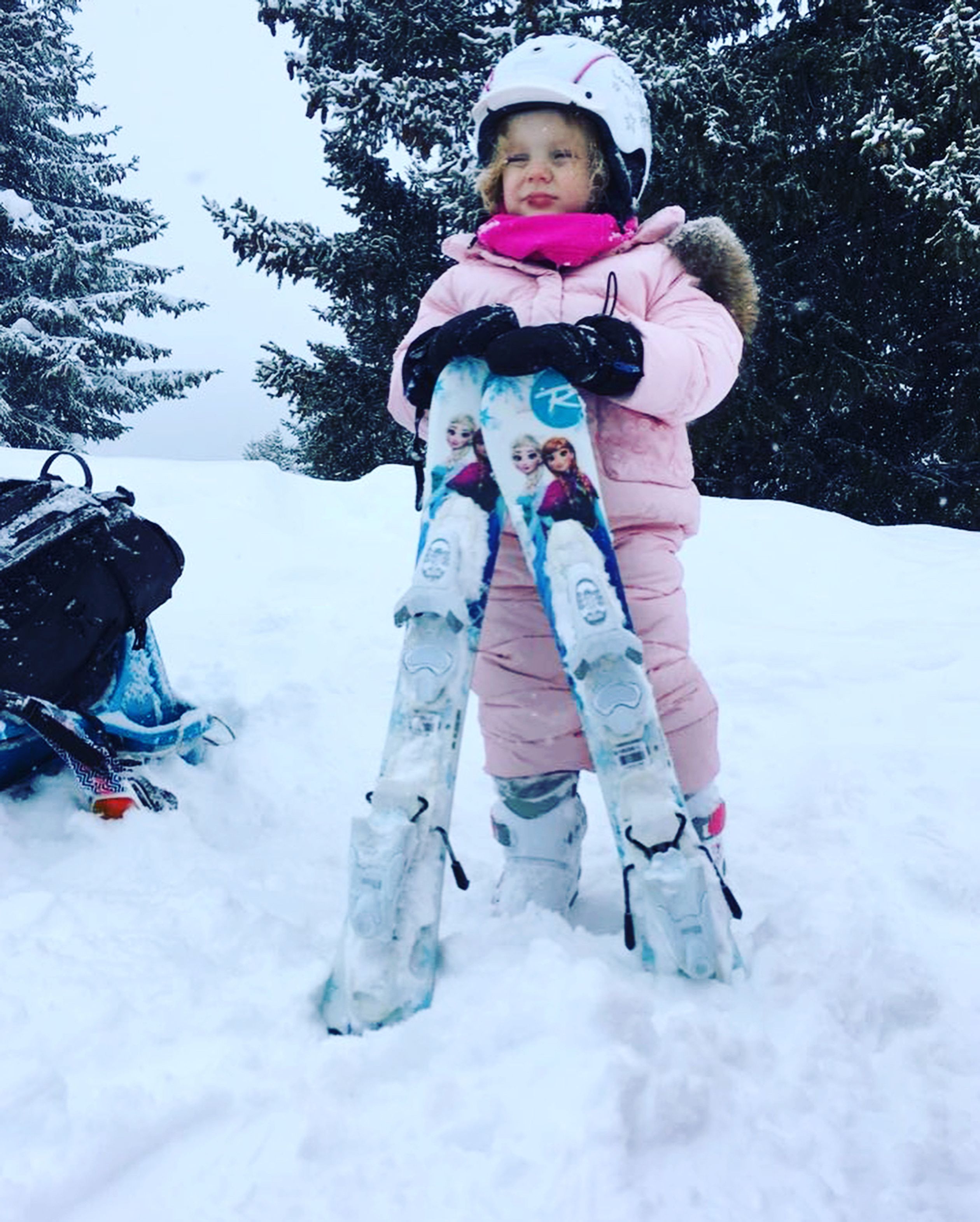 Prinses Gabriella staat in 2018 voor het eerst op Frozen-ski's.