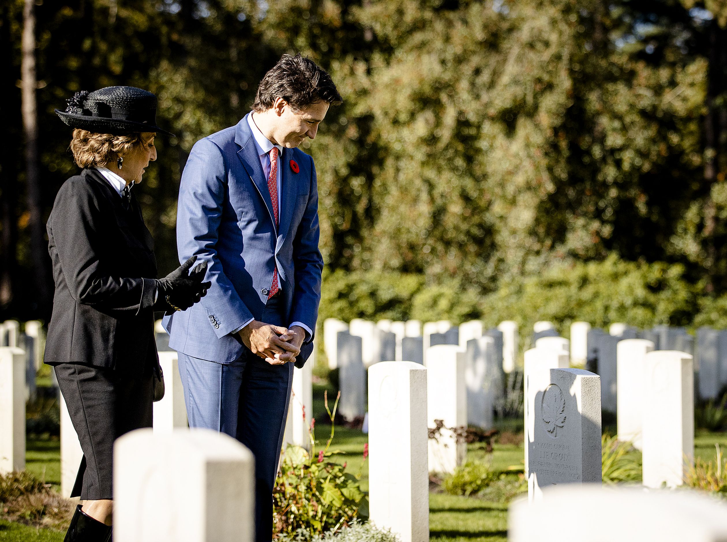 Prinses_Margriet_en_premier_Canada_begraafplaats.jpg