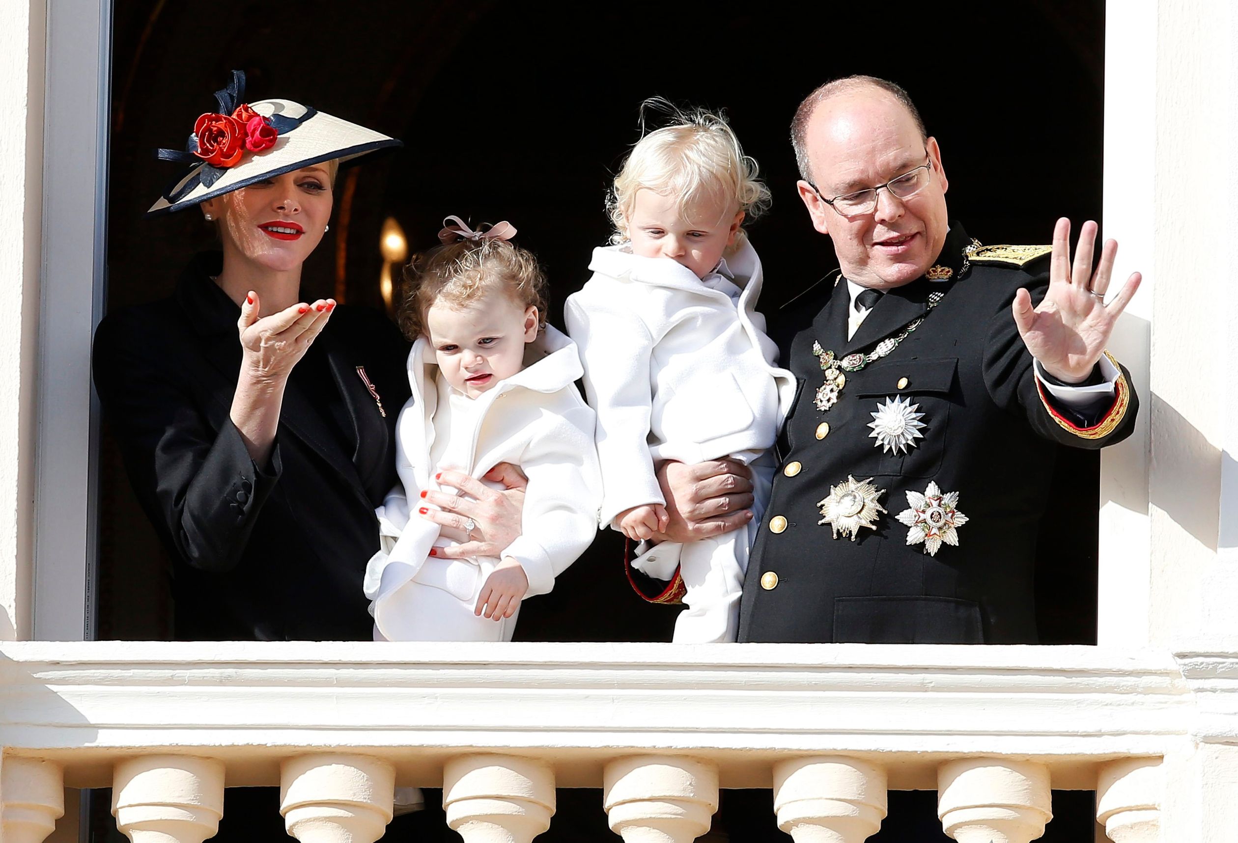 Prins Albert en Charlène wonen met hun tweeling Prinses Gabriella en Prins Jacques de Legerparade