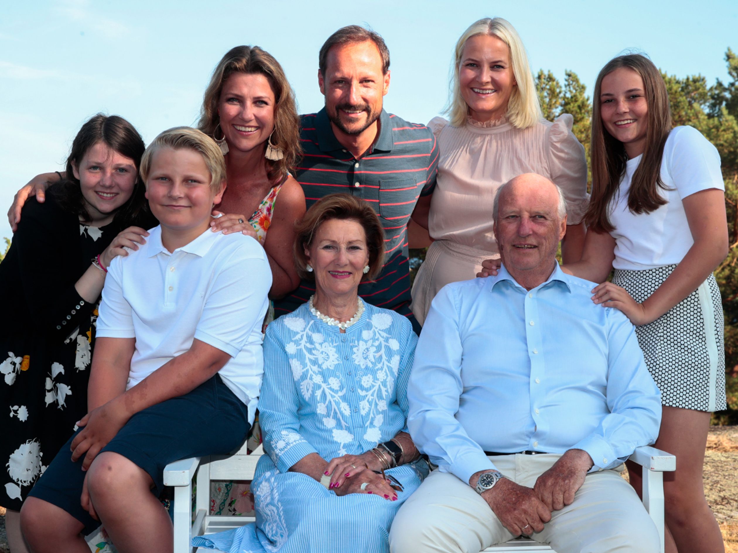 2018 - Koning Harald en koningin Sonja met kinderen en kleinkinderen. Leah, Sverre Magnus, Martha