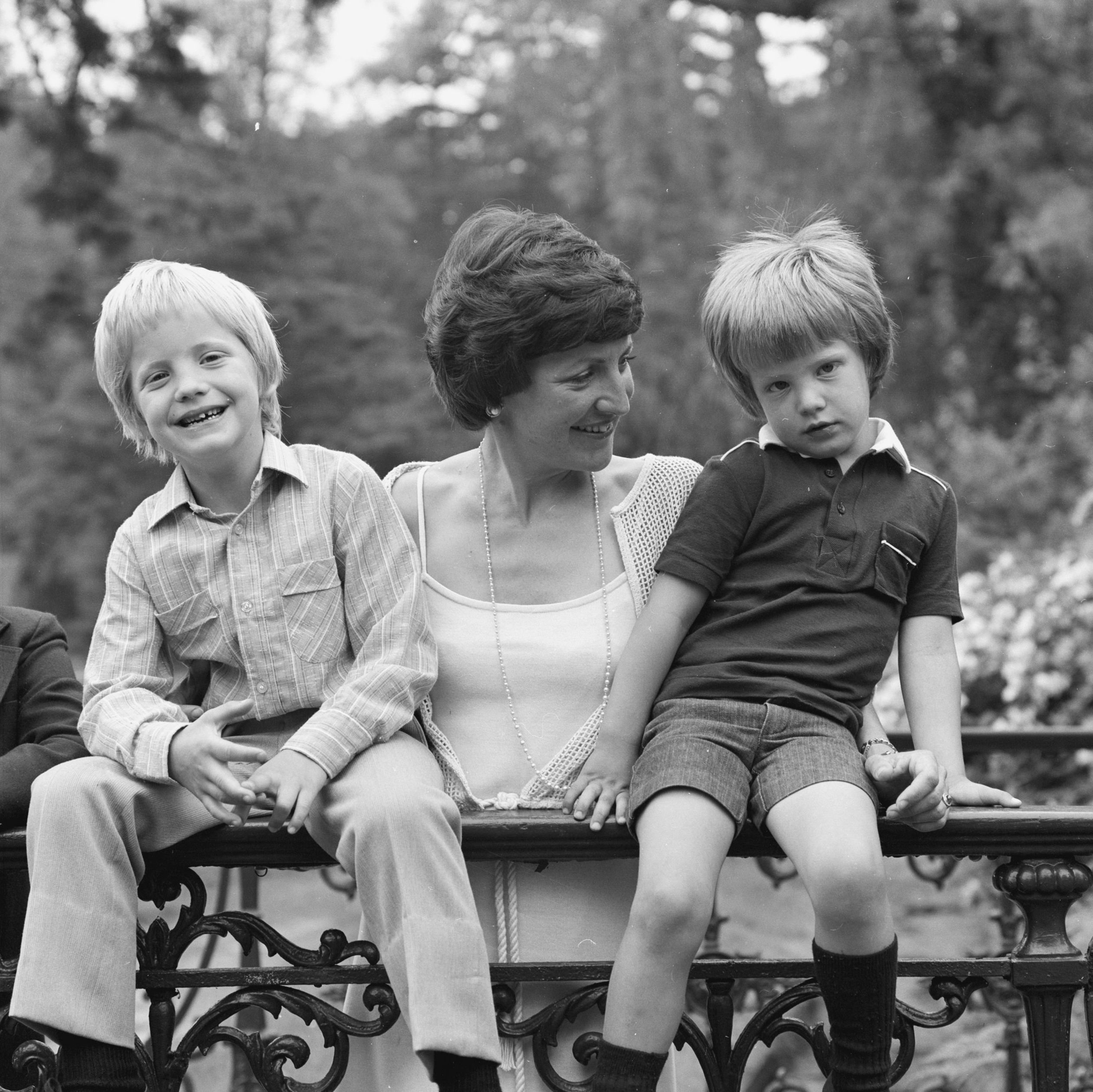 1979: Prinses Margriet met Floris en Pieter-Christiaan in de tuin van Huis Het Loo. (Foto: Max Koot - RVD)