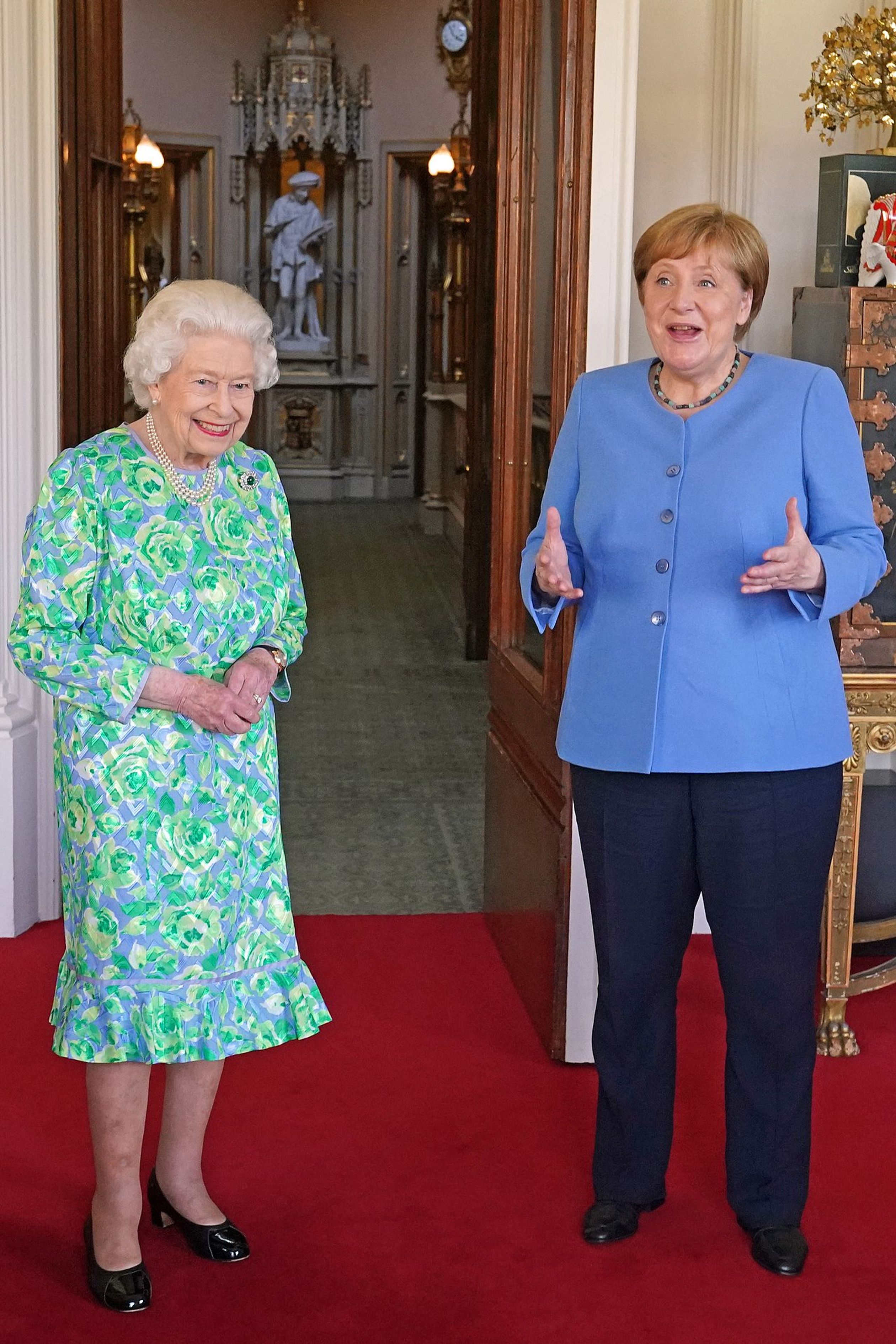 Queen_Merkel2.jpg