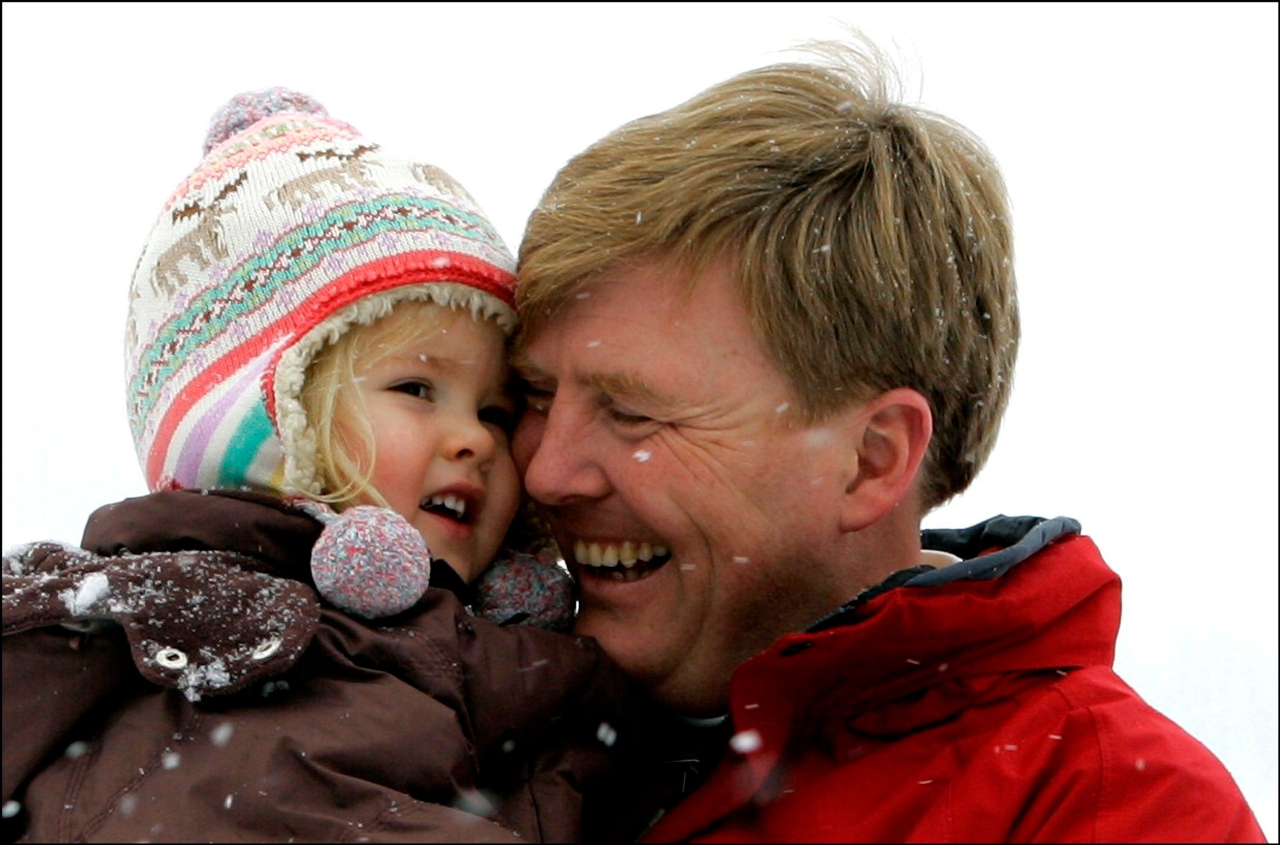 Een liefdevol plaatje van Amalia en haar vader Willem-Alexander, 2006.
