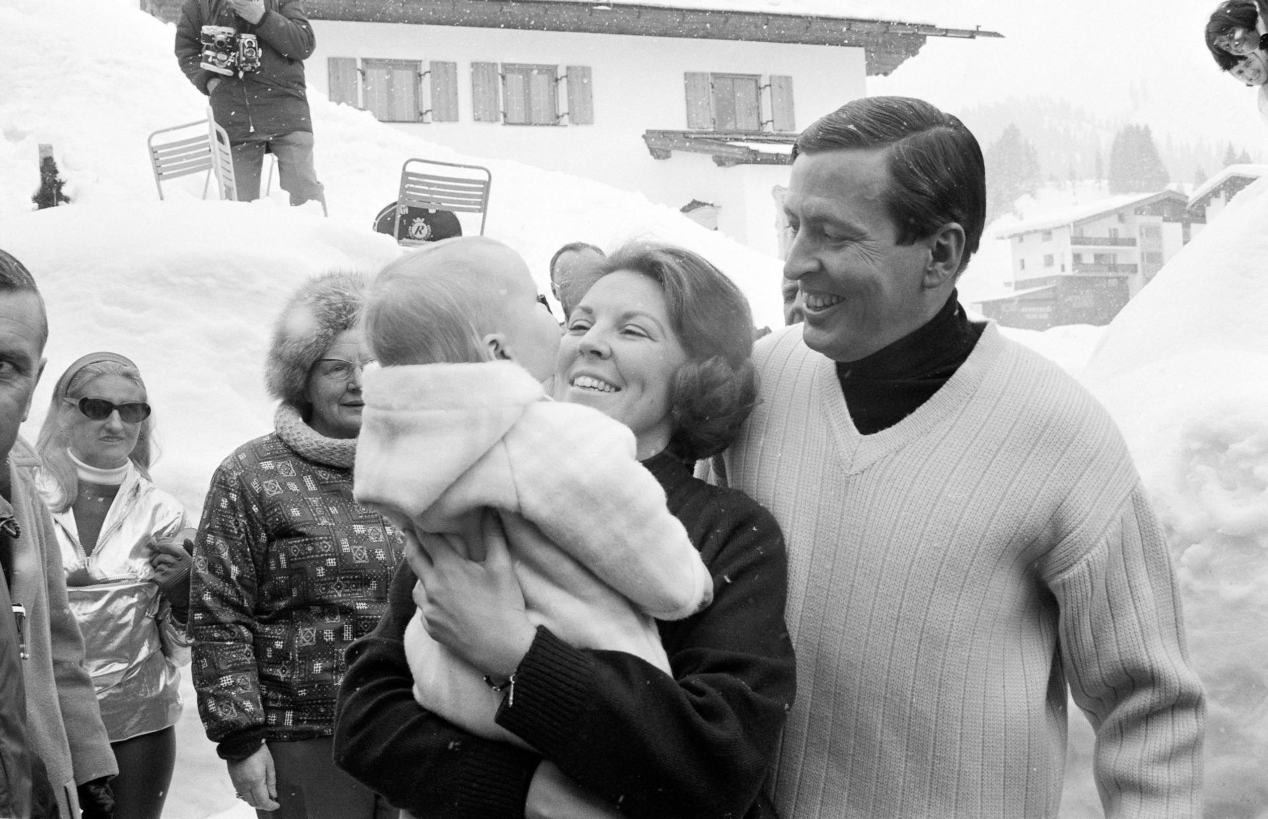 In 1968 gaat de 2-jarige Willem-Alexander voor het eerst mee op vakantie naar Lech.