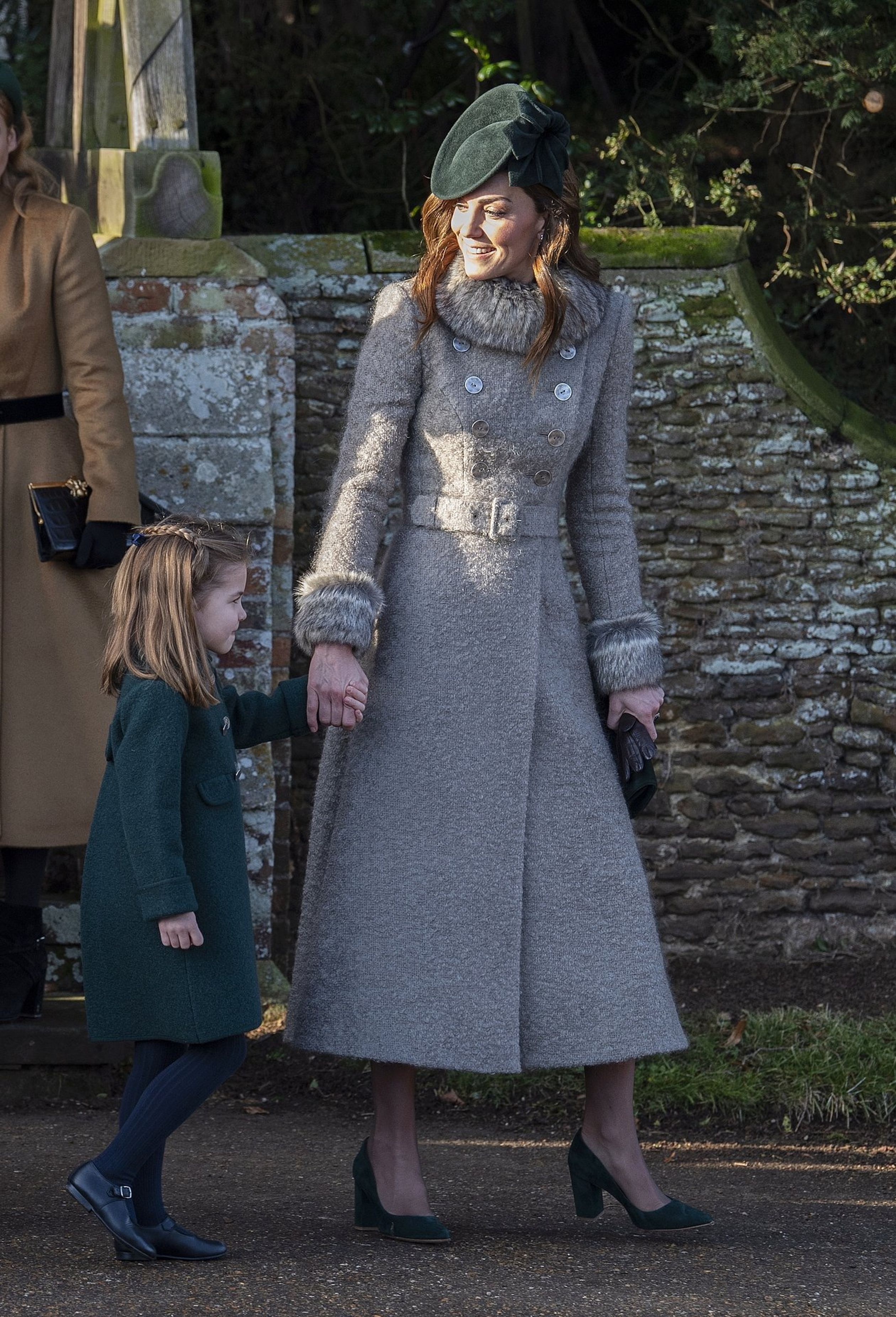 Hertogin Catherine met haar dochter prinses Charlotte op de Eerste Kerstdag in 2019. Catherine