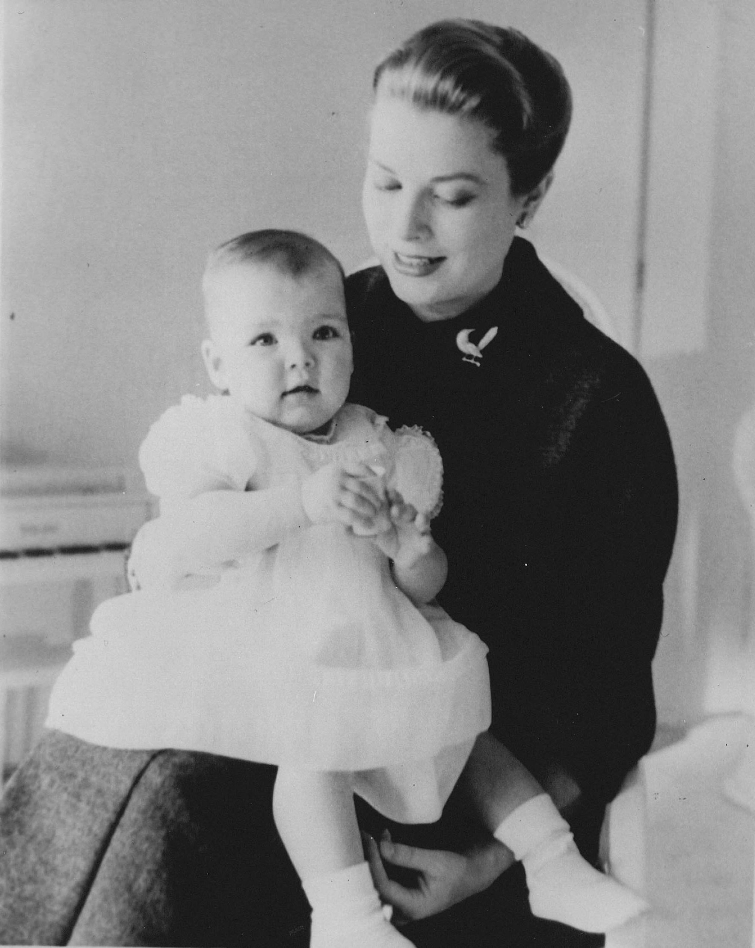1958: Prinses Grace met haar oudste dochter Caroline.