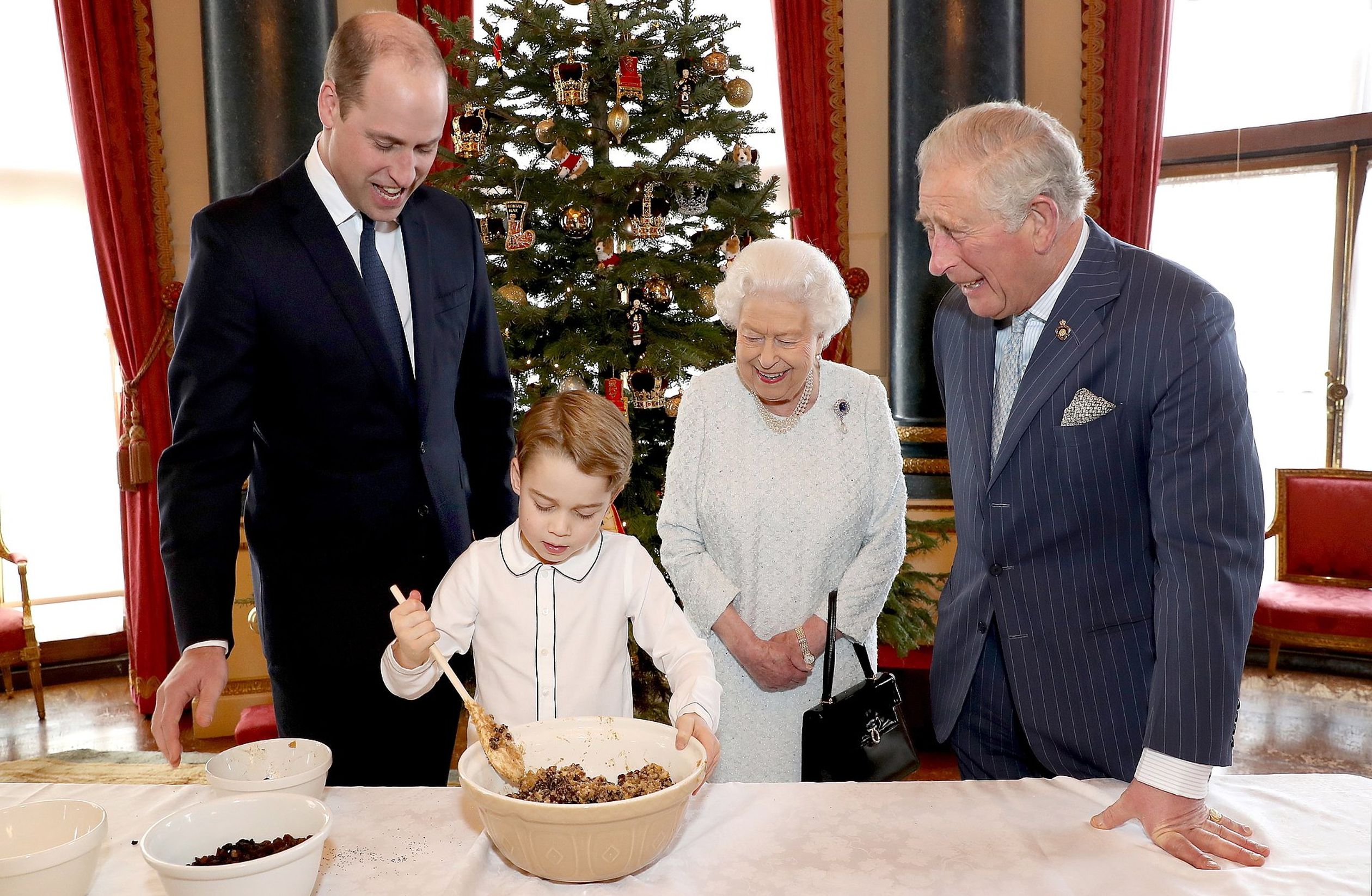 Britse_royals_kerstpudding.jpg