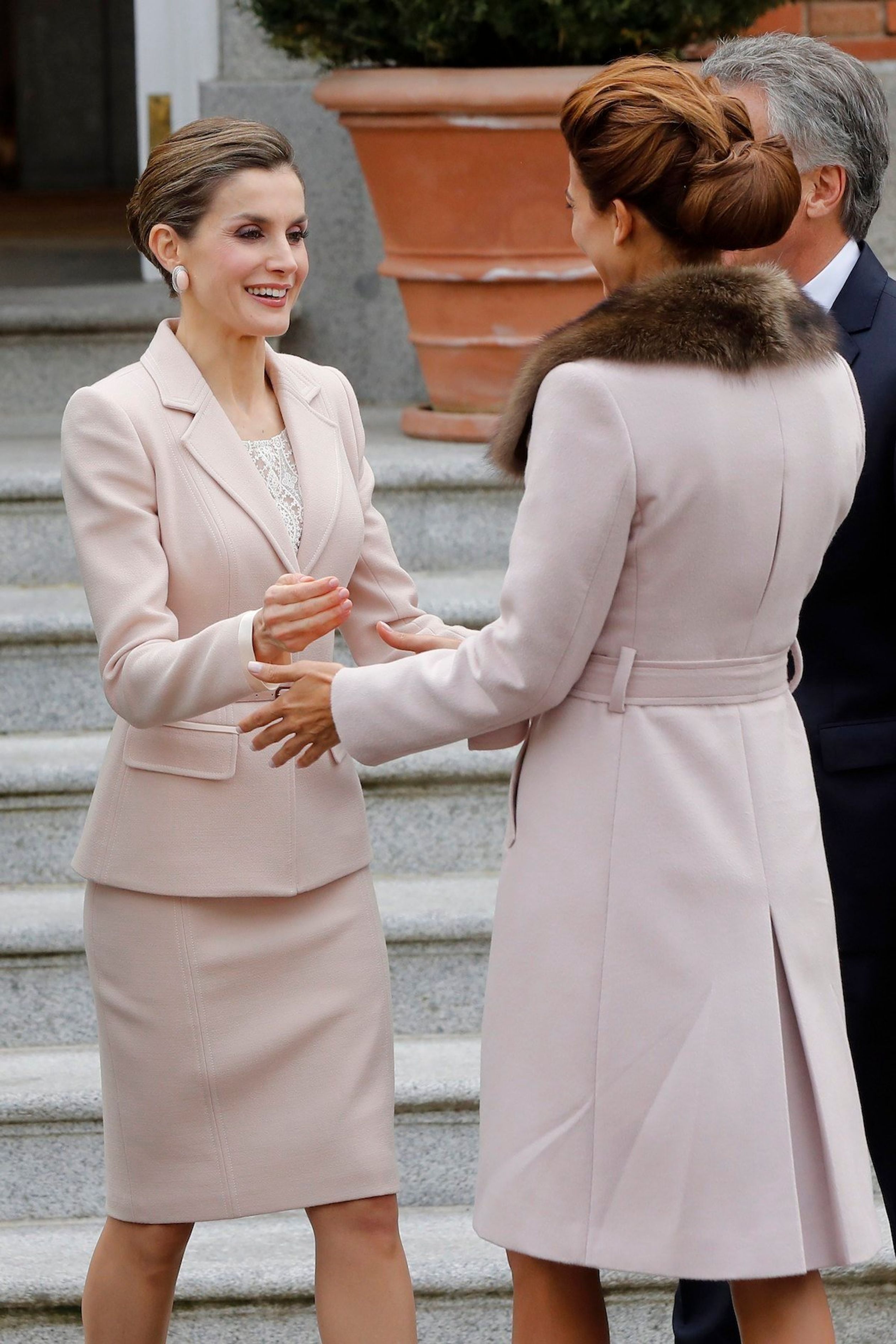Koningin-Letizia-en-Juliana-Awada.jpg