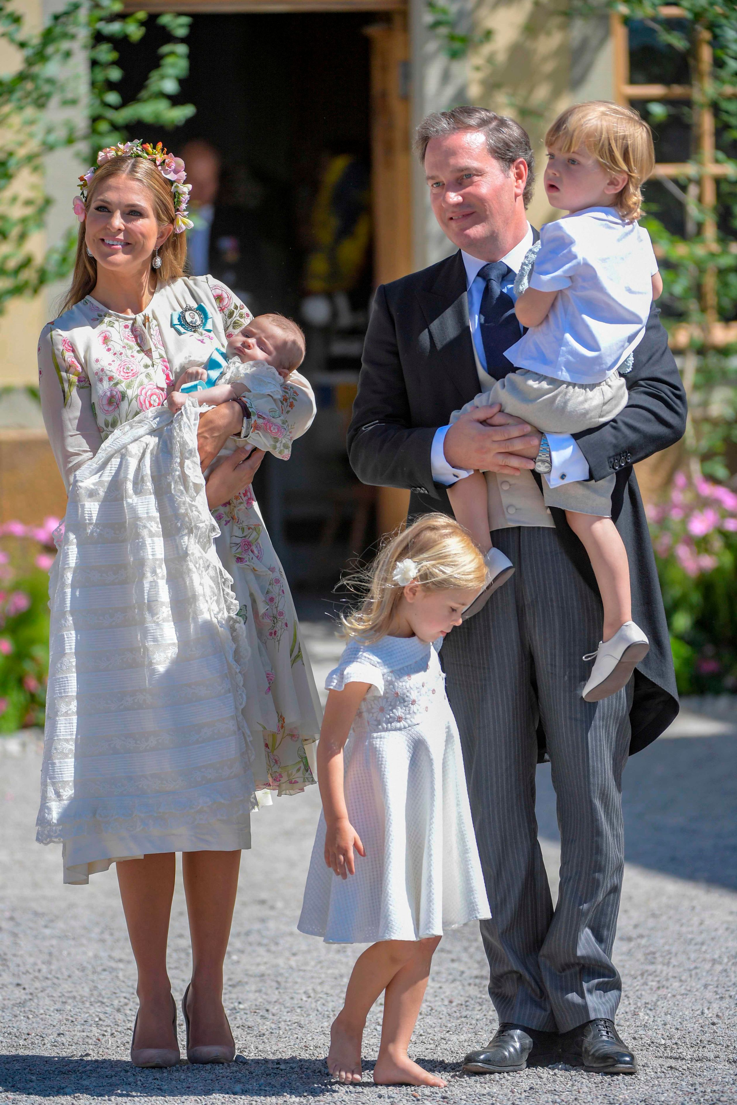 Prinses Adrienne, geboren op 9 maart, wordt gedoopt in de kapel van Paleis Drottningholm op 8 juni.