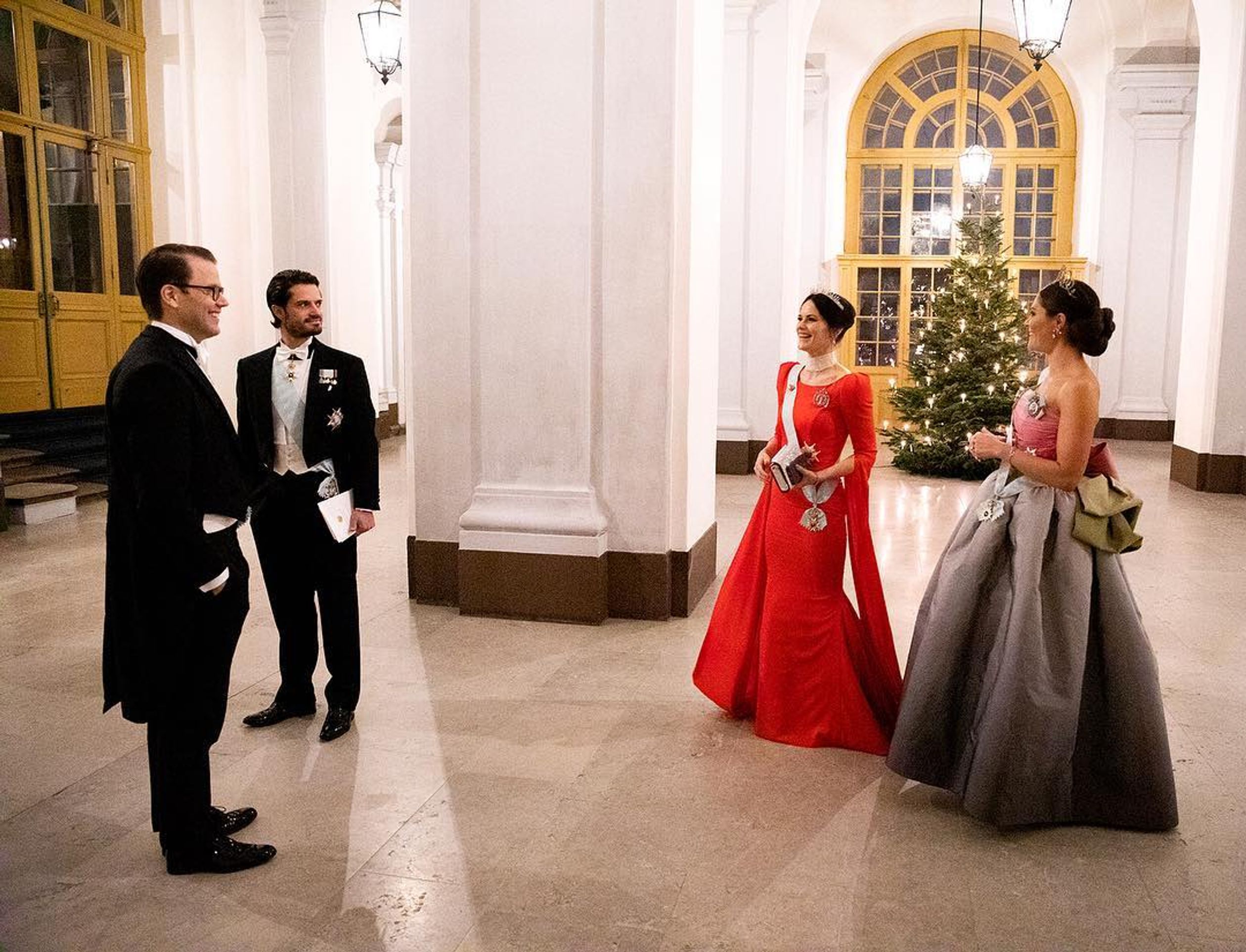 2018: Victoria draagt de Connaught-tiara en Sofia draagt haar huwelijksdiadeem, maar dan zonder