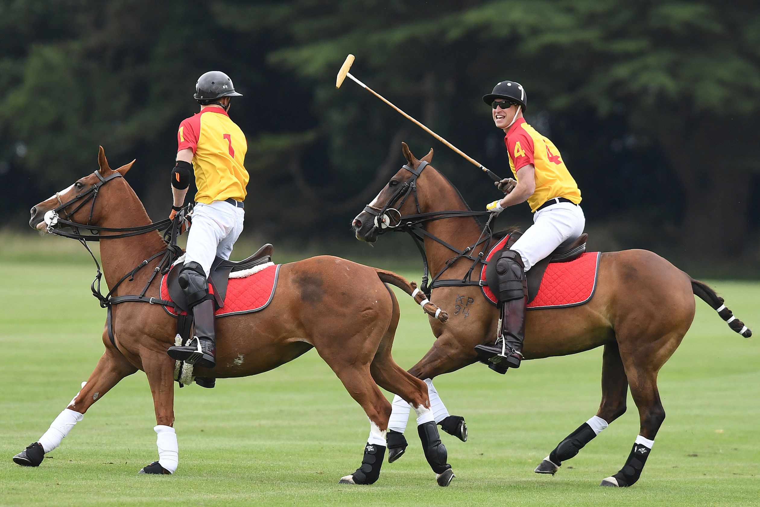 2017: De prinsen William en Harry spelen polo in the Jerudong Park Trophy Final.