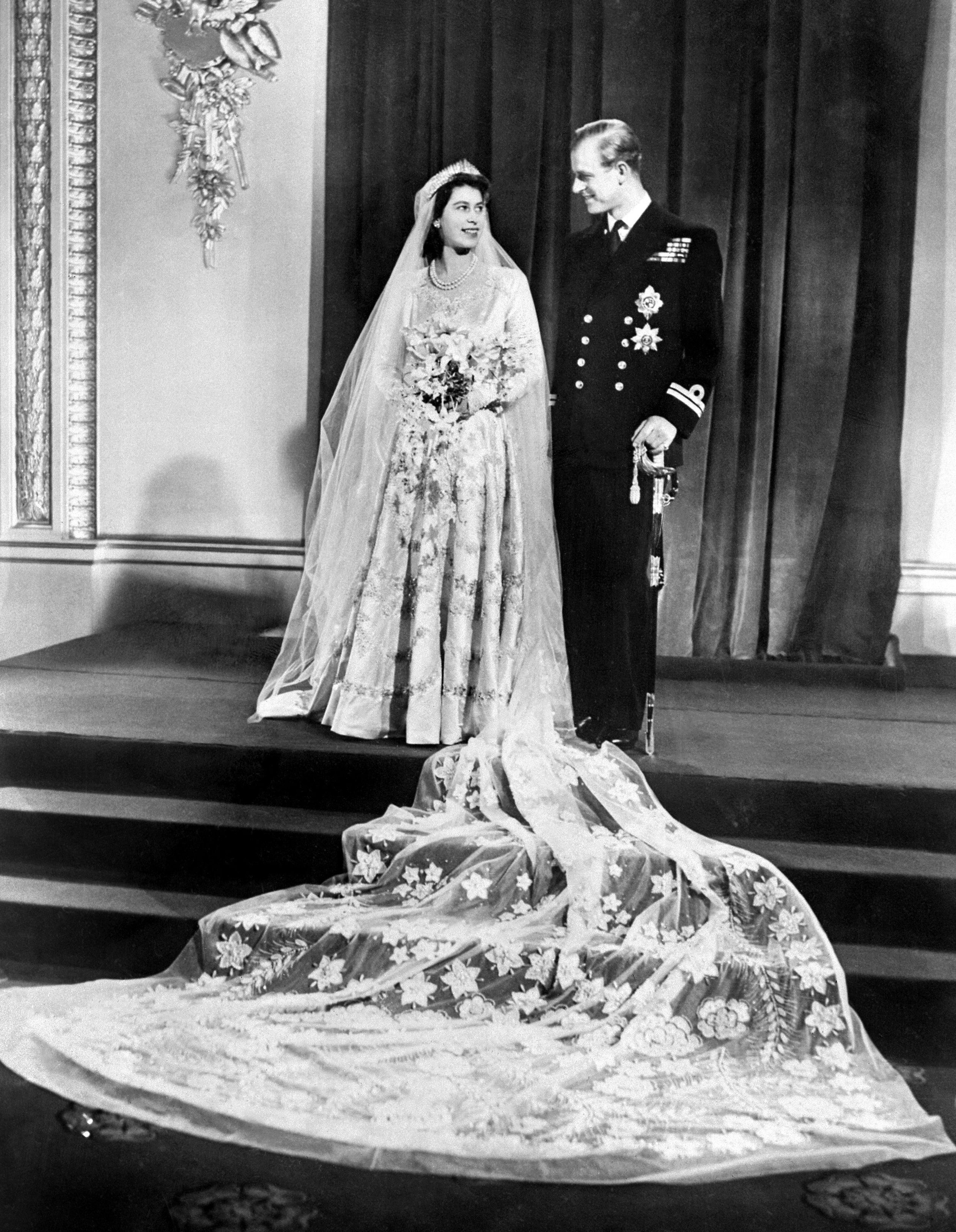 De koningin op haar huwelijksdag in 1947.