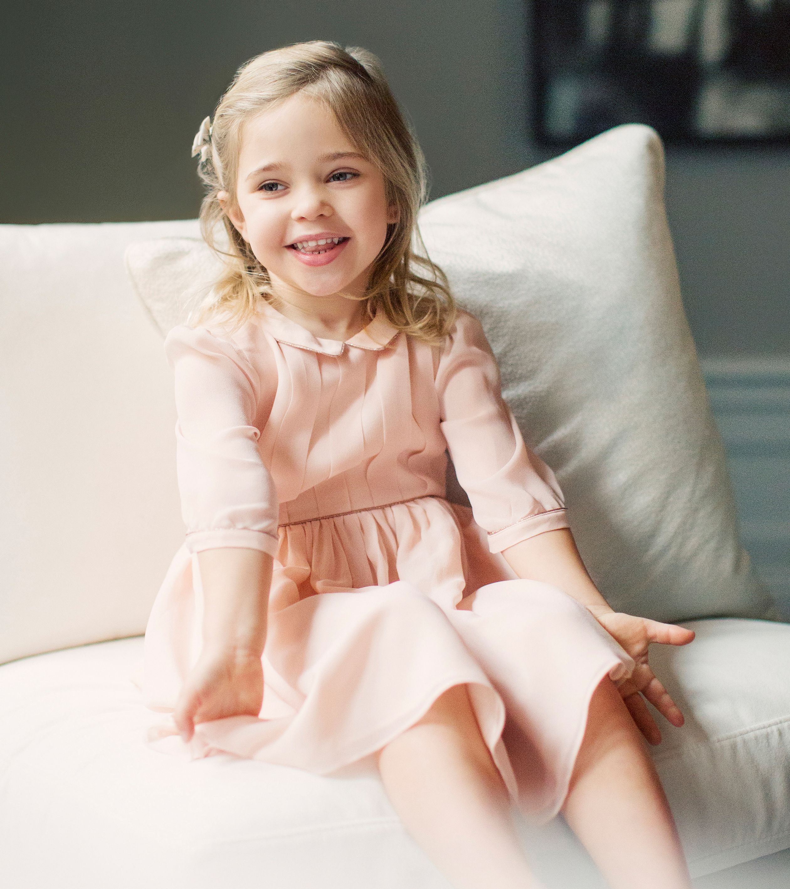 Een echt prinsesje! Het Zweedse hof deelt deze schattige foto op haar vierde verjaardag, 2018.