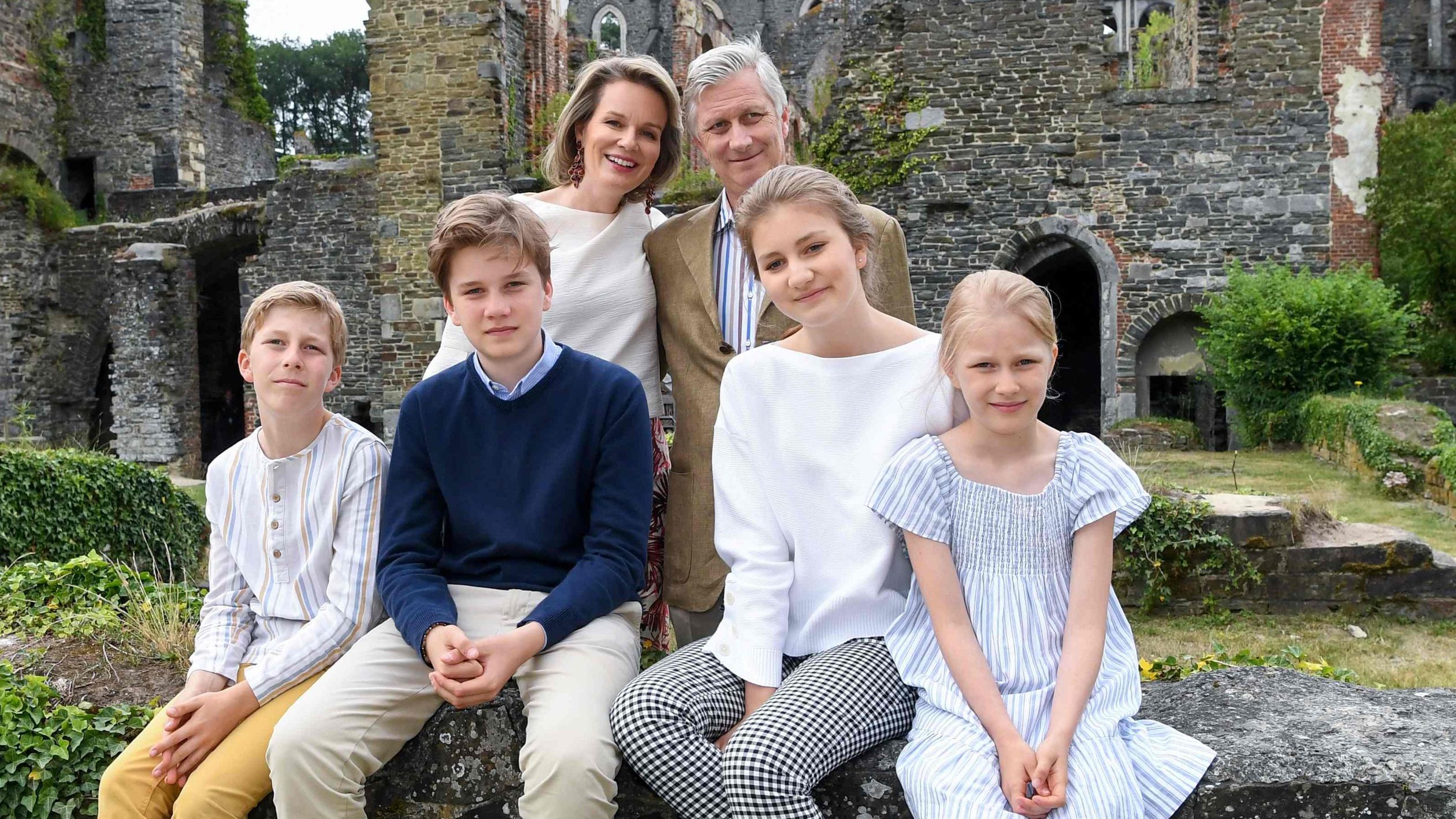 Koning Filip op de foto met zijn gezin.
