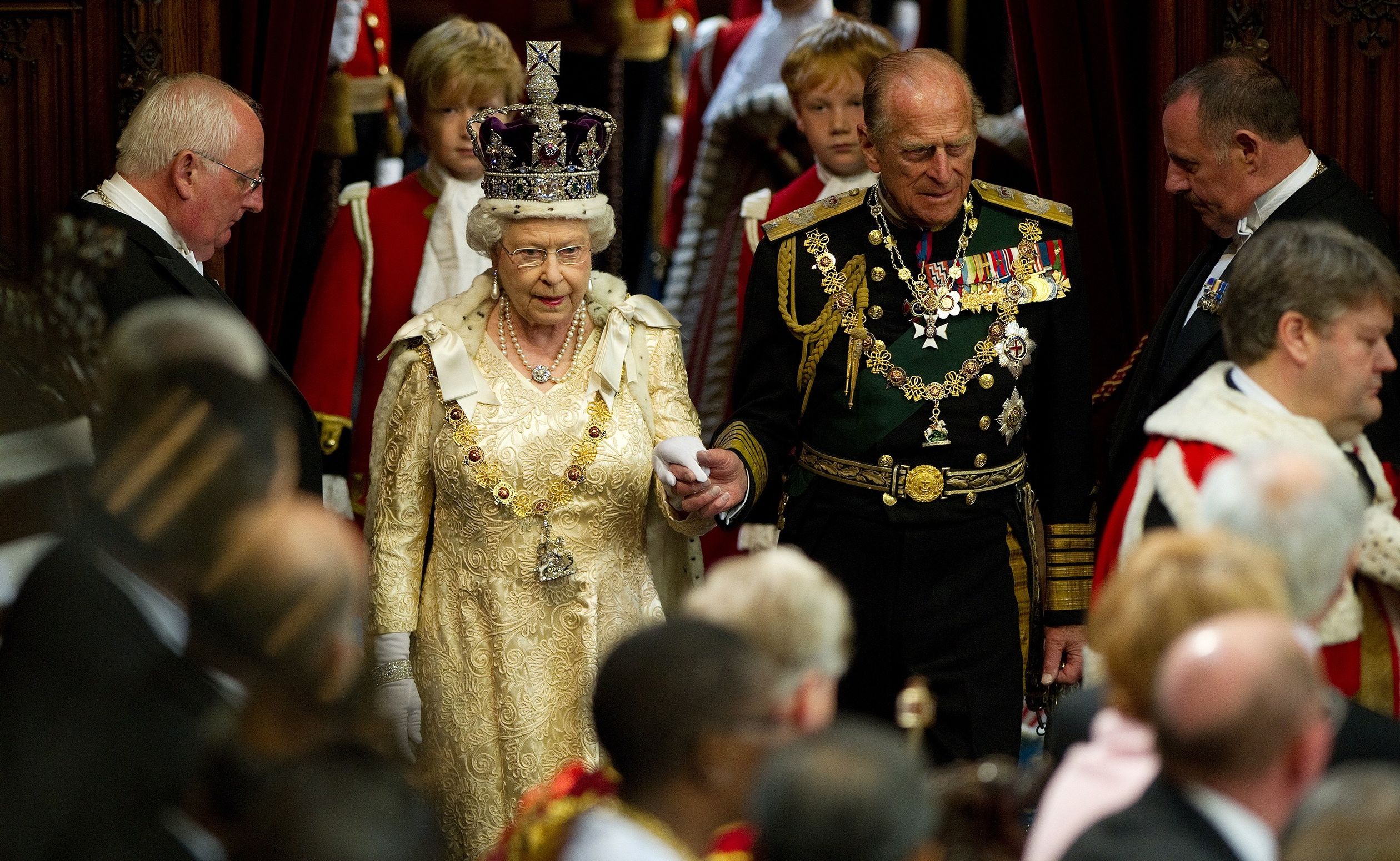 Koningin Elizabeth ziet er altijd vorstelijk uit voor haar toespraak in het House of Lords, de