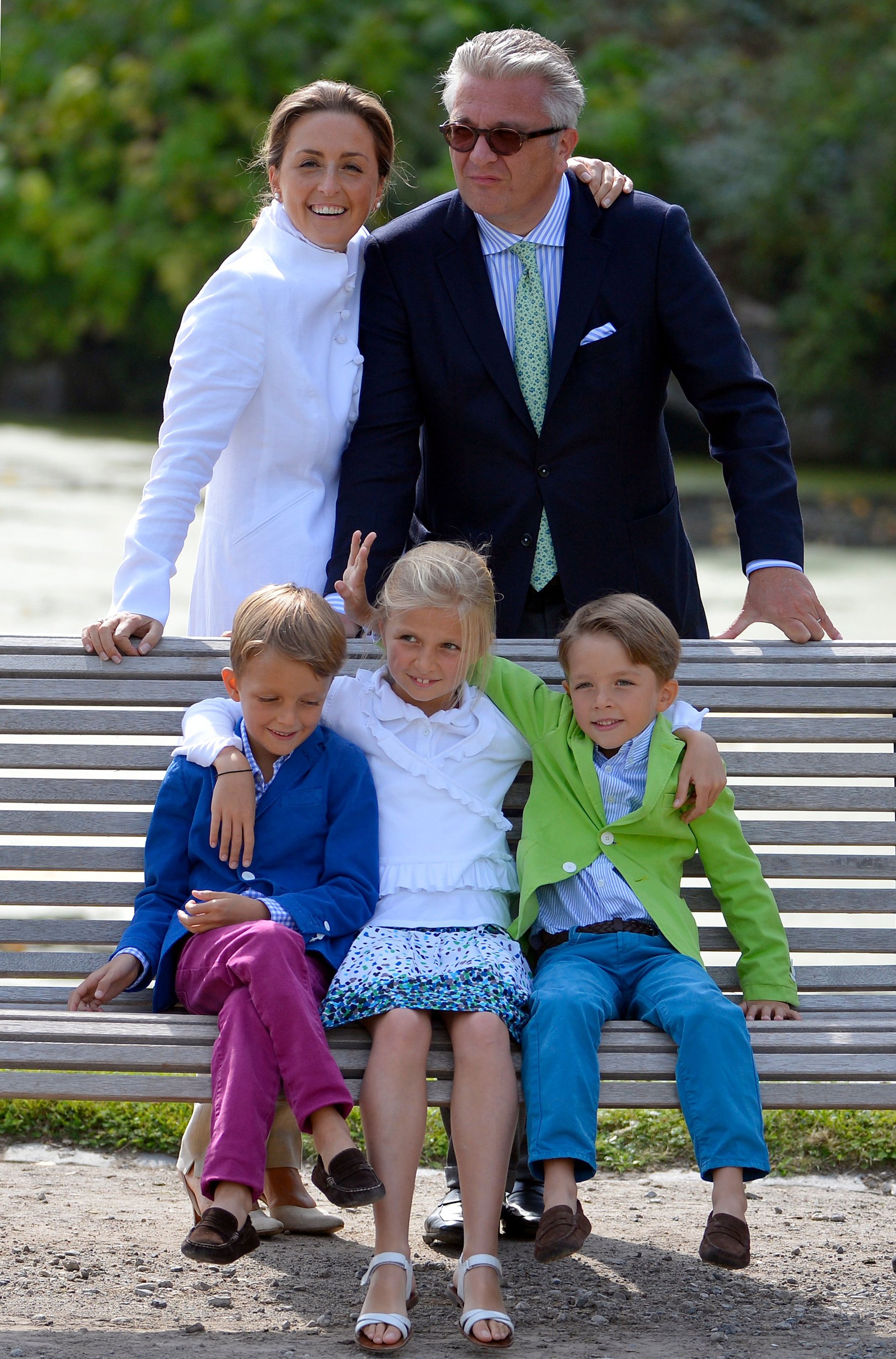 Het prinselijk gezin tijdens de fotosessie van de Belgische koninklijke familie in 2012.