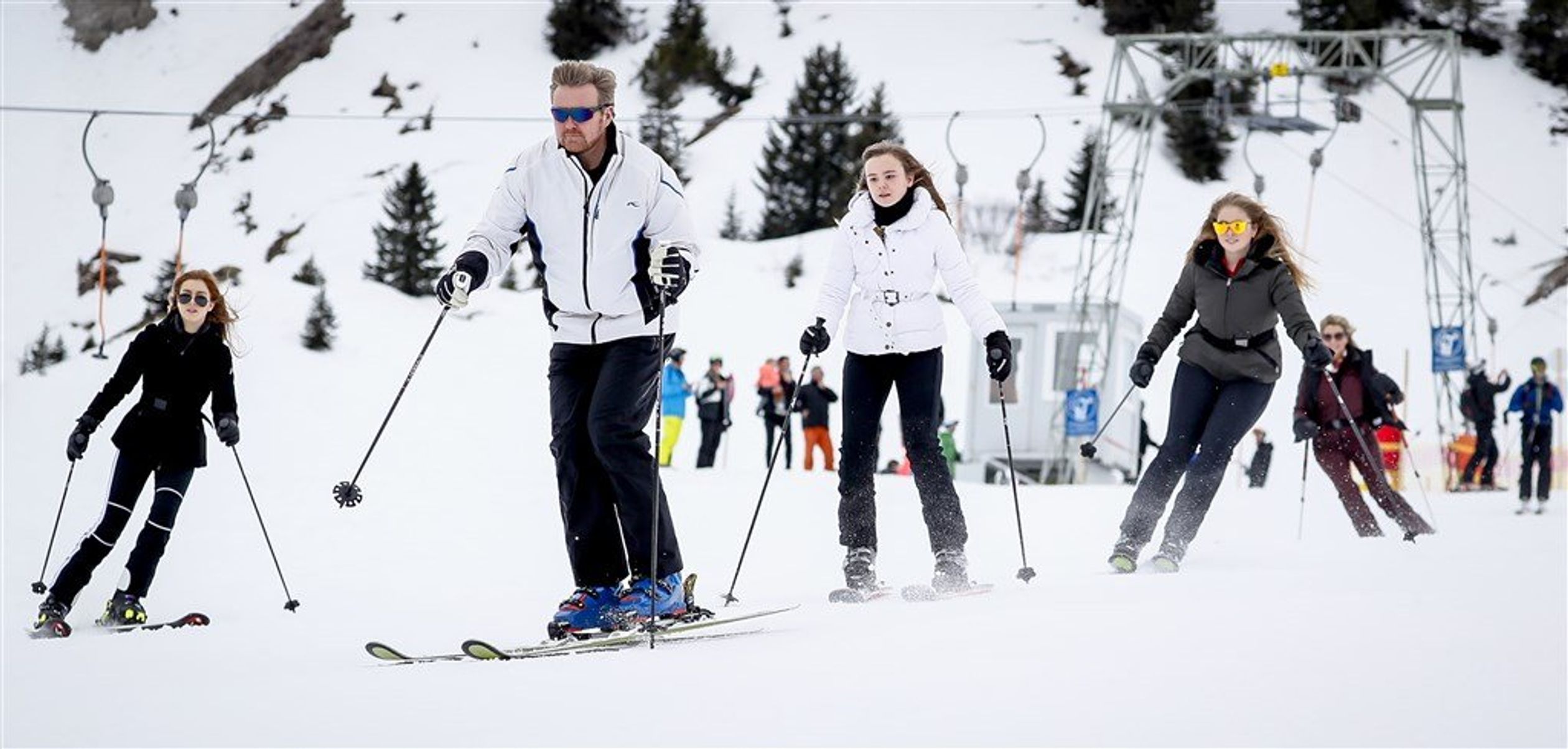 Tijdens de laatste wintersportvakantie in Lech wordt de koninklijke familie tijdens de jaarlijkse