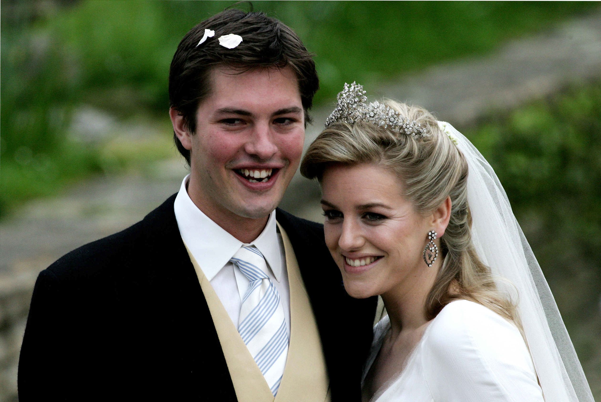 Laura, Camilla's dochter, trouwde in 2006 met Harry Lopes. Samen hebben ze 3 kinderen.