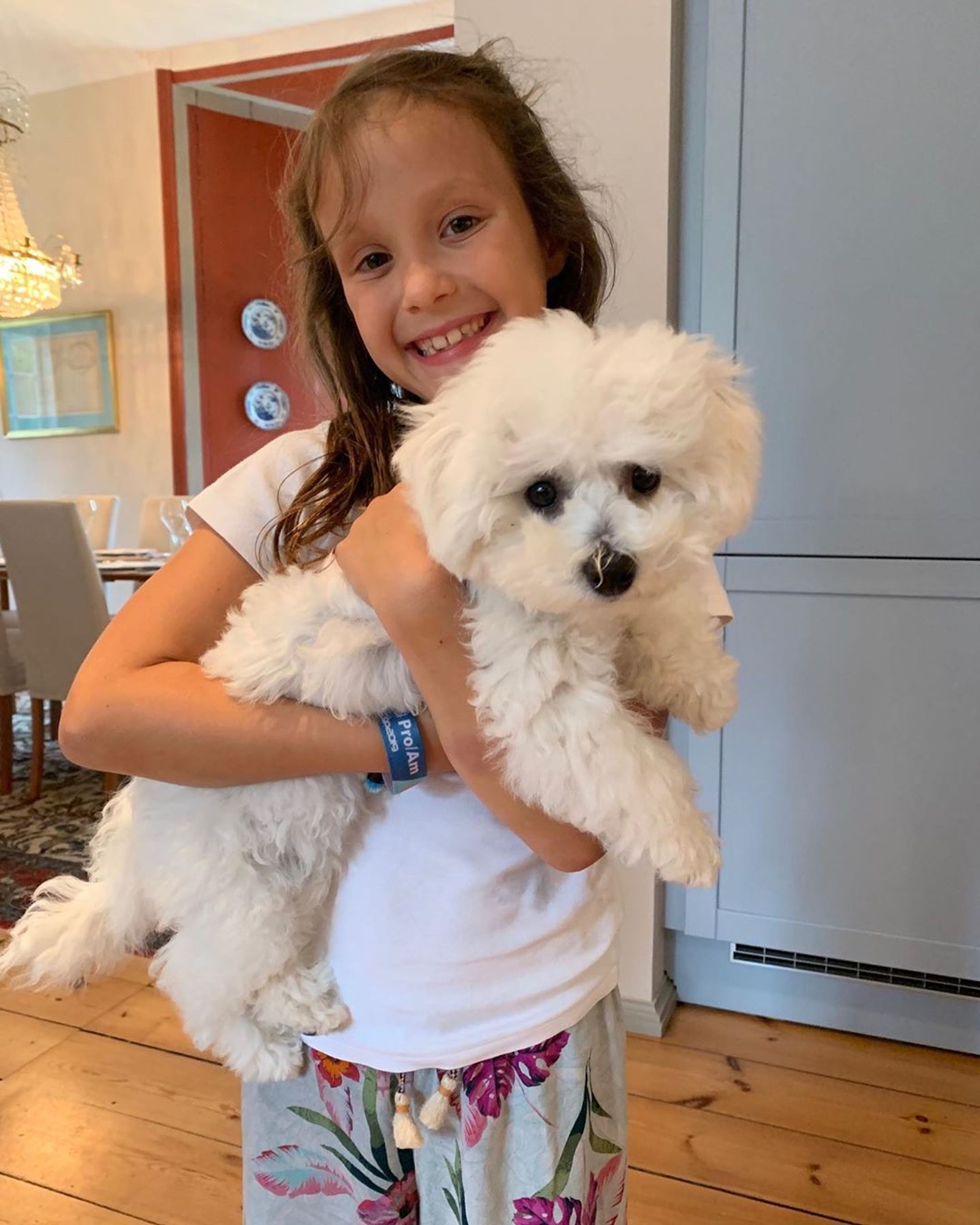 Het gezin van prins Joachim heeft deze zomer een nieuwe hond in huis gehaald. Prinses Athena (7)