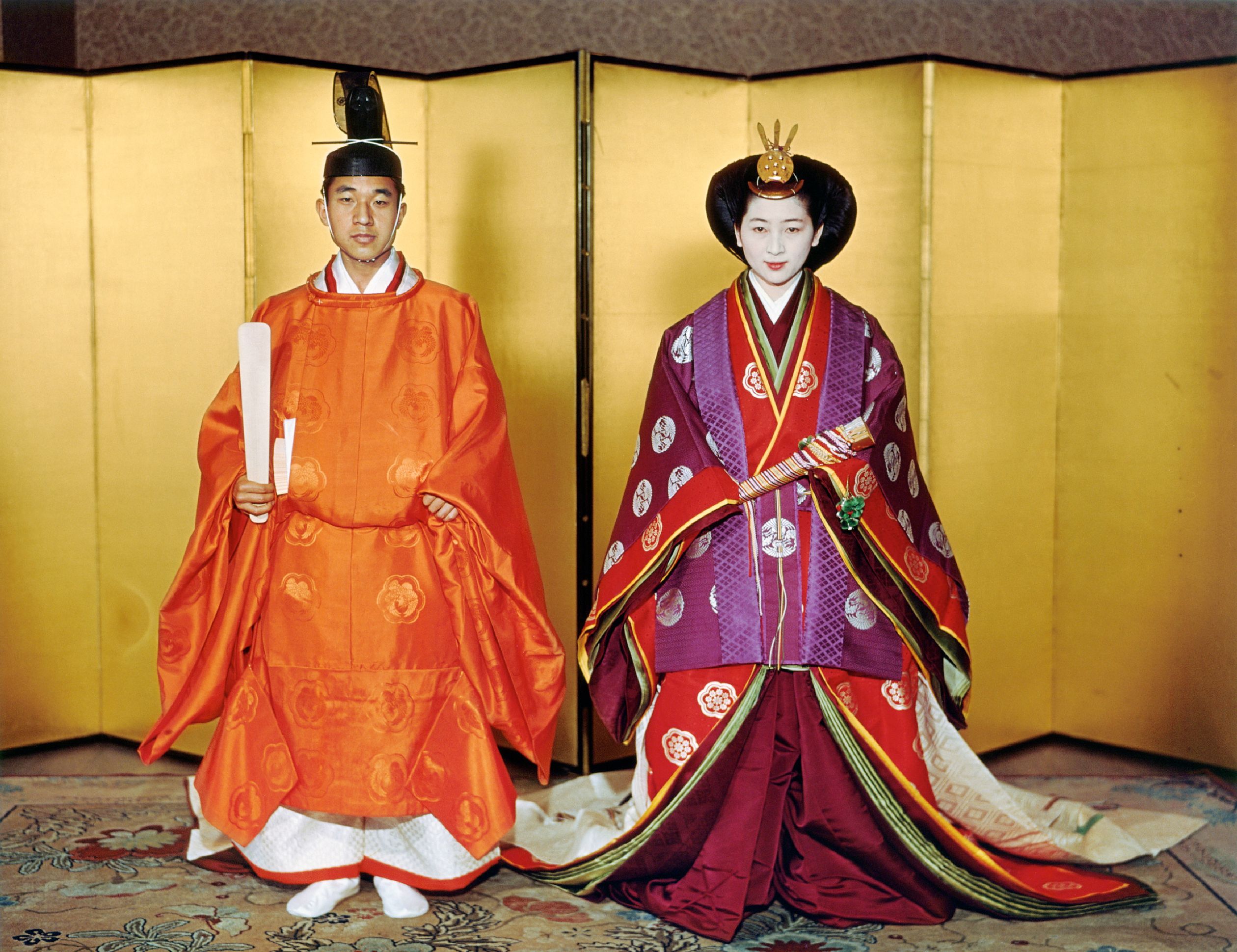 Crown_Prince_Akihito_Michiko_ceremonial_wedding_attire_1959.jpg