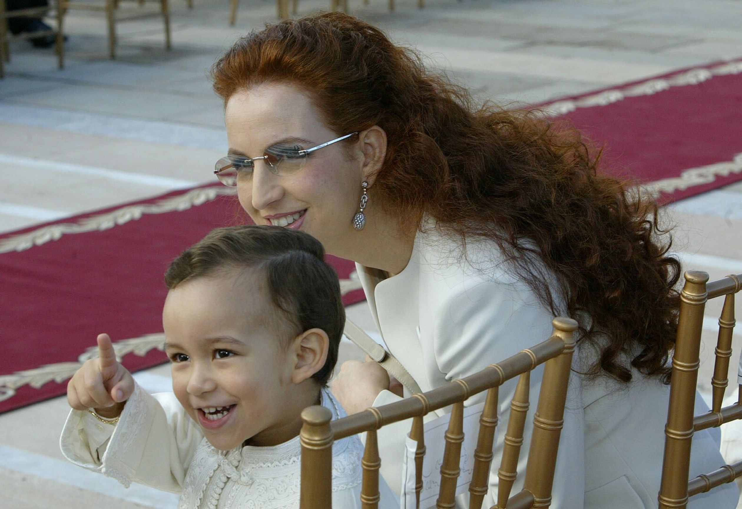 Prinses Lalla Salma en haar zoontje Moulay Hassan tijdens de viering van Marokko's